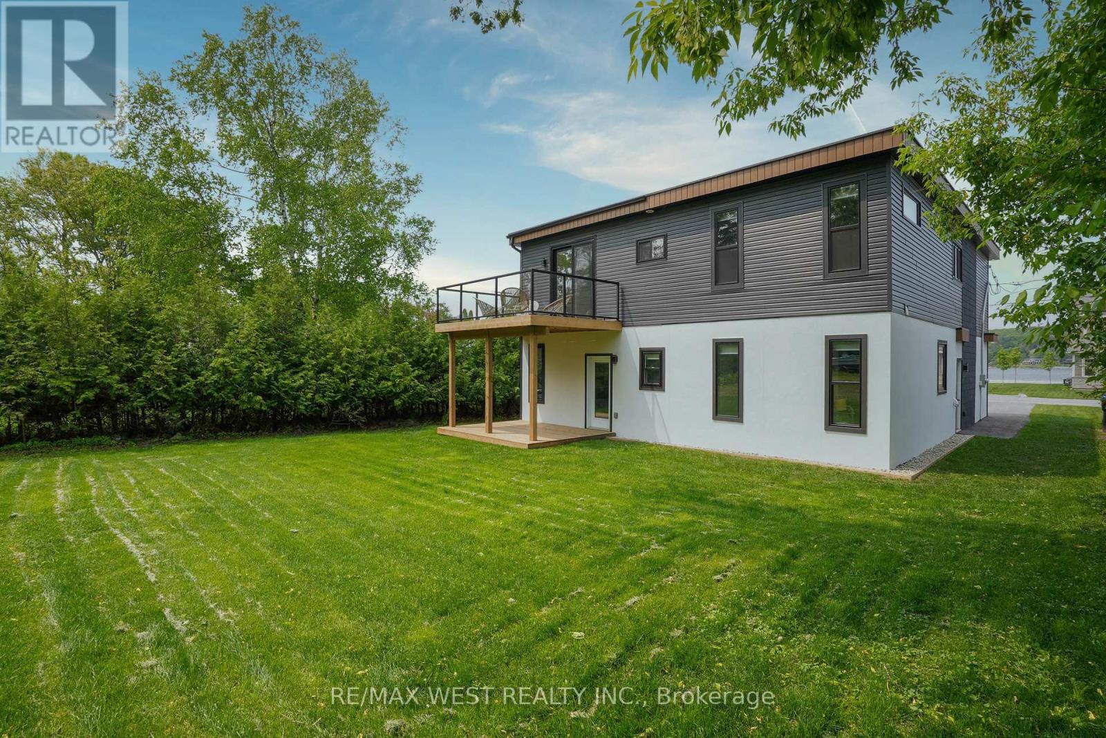 171 Fox Street, Penetanguishene, Ontario  L9M 1E7 - Photo 14 - S12196101