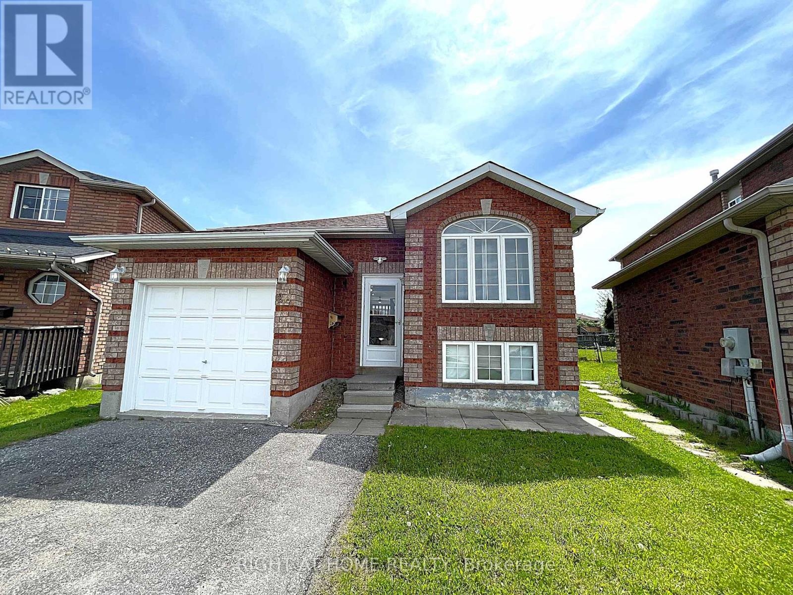 26 Weymouth Road, Barrie, Ontario  L4M 6R9 - Photo 1 - S12196110