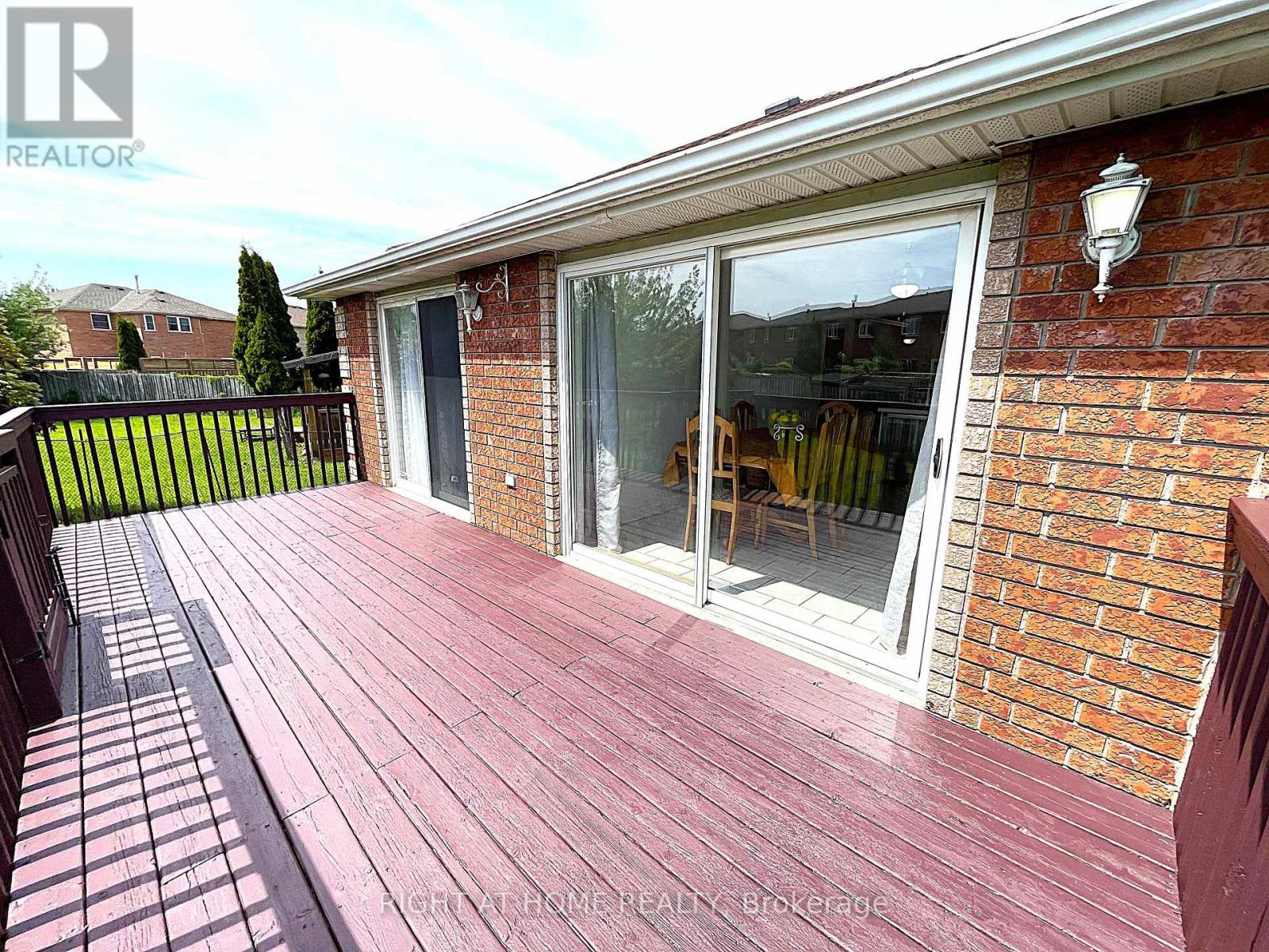 26 Weymouth Road, Barrie, Ontario  L4M 6R9 - Photo 37 - S12196110