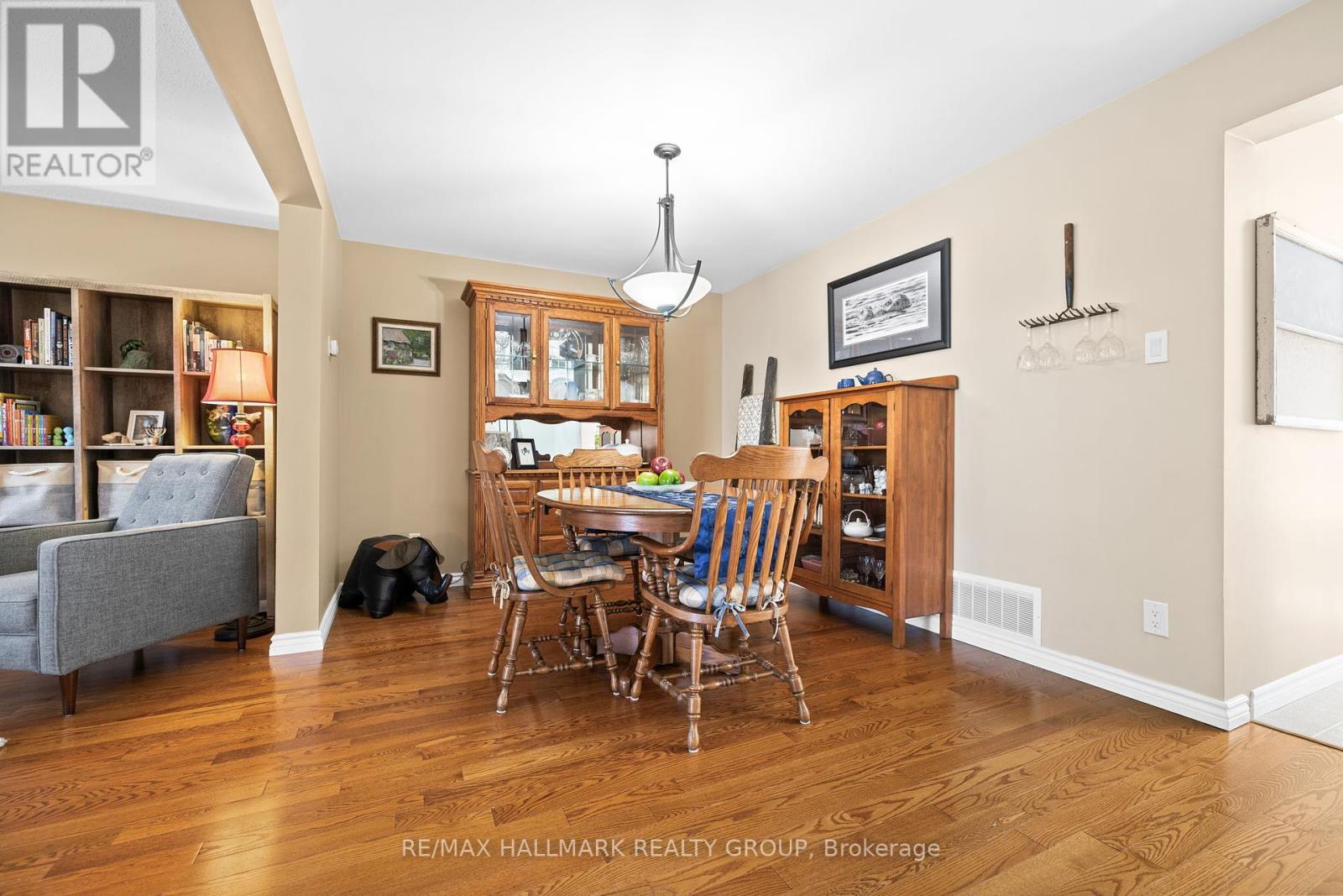 12c Maple Ridge Crescent, Ottawa, Ontario  K2J 3L6 - Photo 14 - X12196183