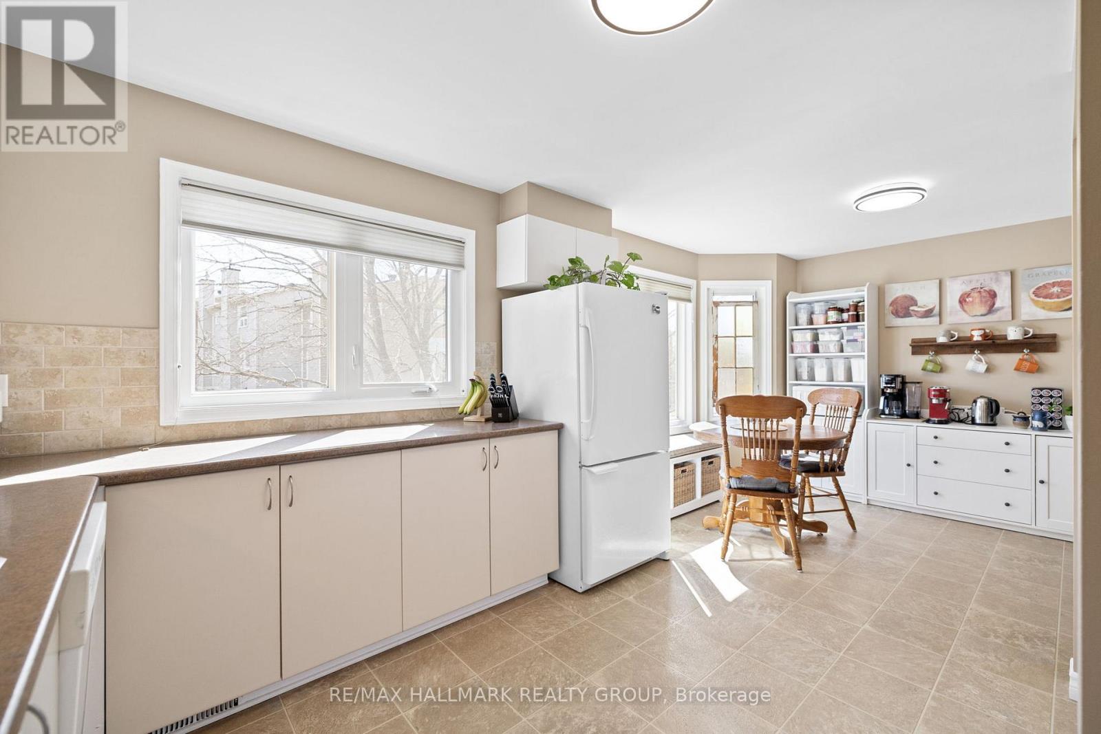 12c Maple Ridge Crescent, Ottawa, Ontario  K2J 3L6 - Photo 22 - X12196183
