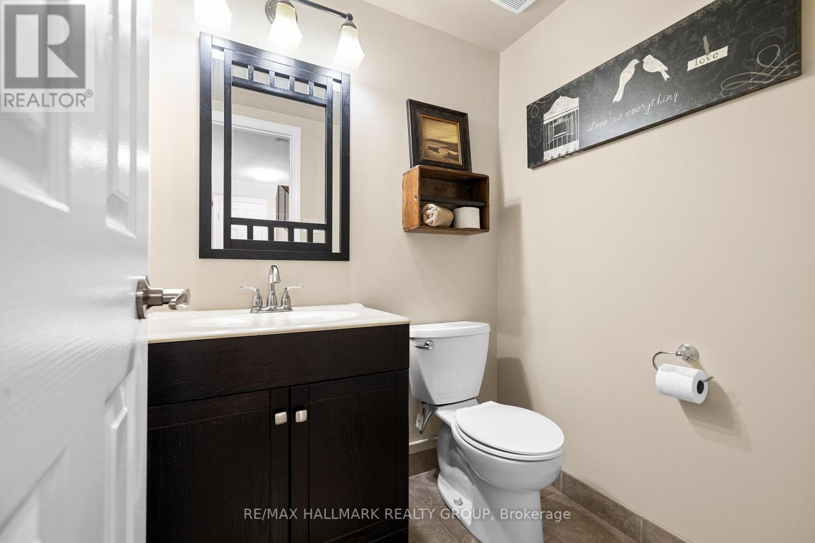 12c Maple Ridge Crescent, Ottawa, Ontario  K2J 3L6 - Photo 9 - X12196183