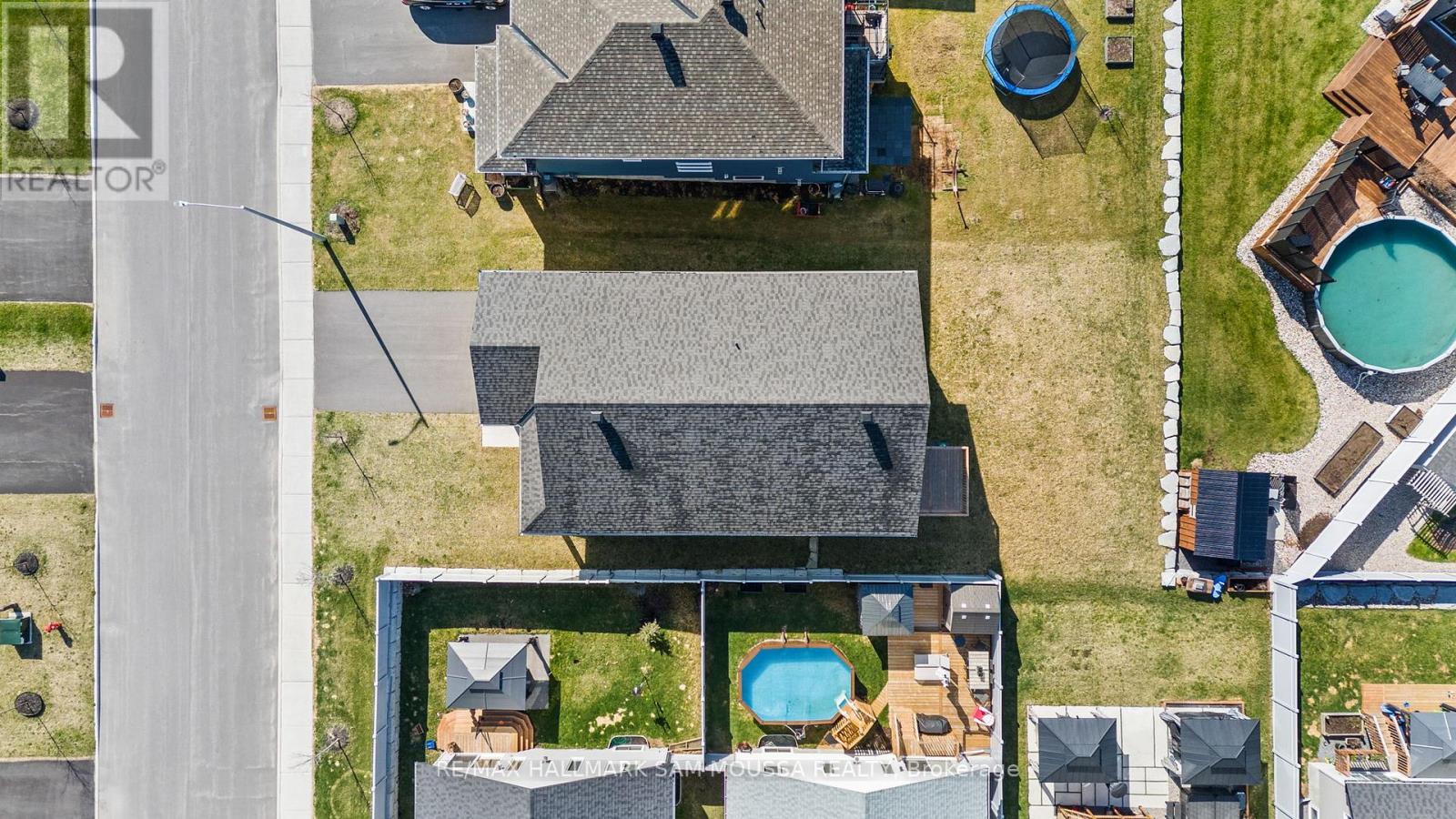 664 Bracewell Street, Mississippi Mills, Ontario  K0A 1A0 - Photo 38 - X12196222