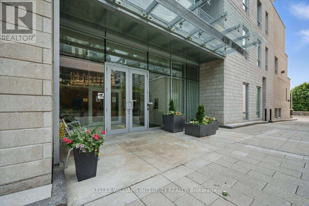 1101 - 428 Sparks Street, Ottawa, Ontario  K1R 0B3 - Photo 3 - X12196237