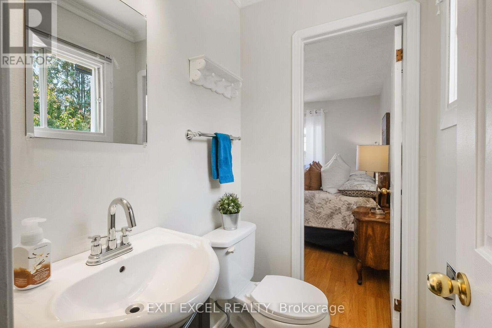396 Roxdale Avenue, Ottawa, Ontario  K1E 1V5 - Photo 13 - X12196253