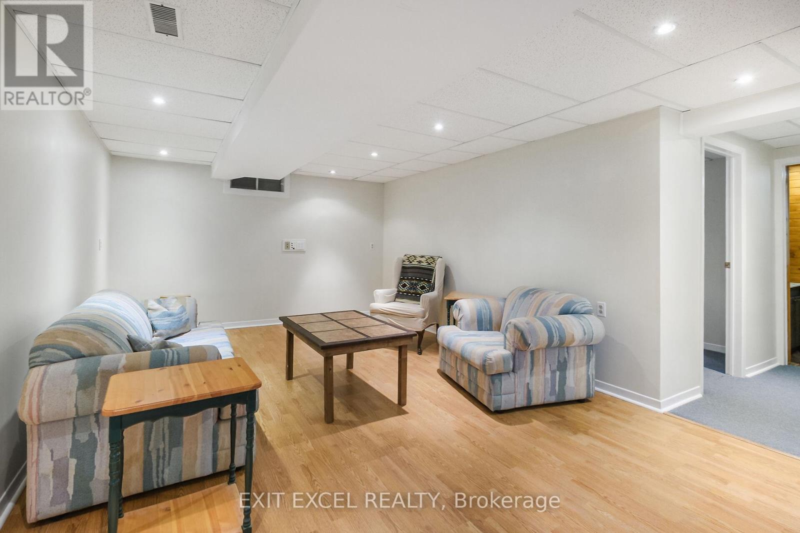396 Roxdale Avenue, Ottawa, Ontario  K1E 1V5 - Photo 22 - X12196253