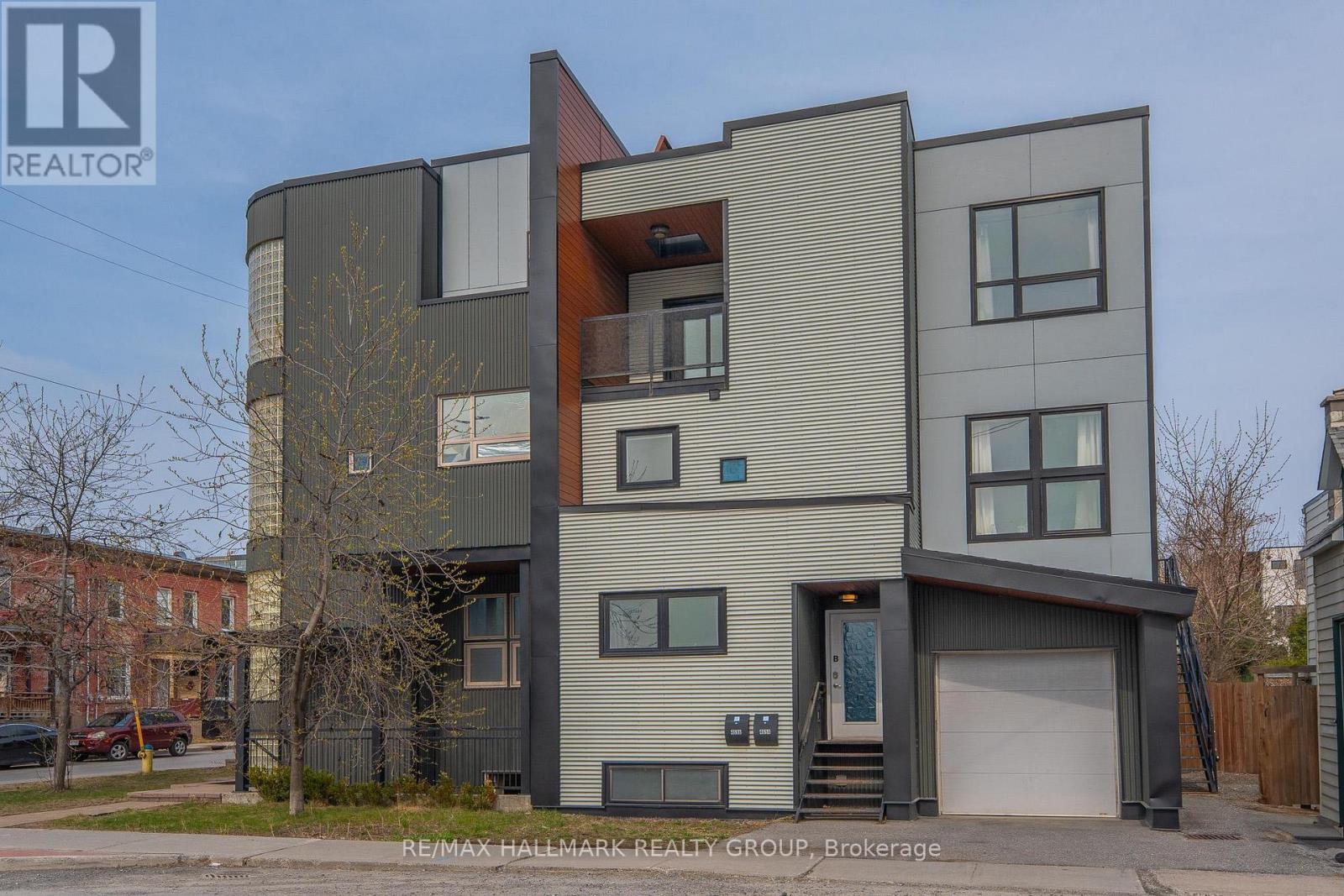 469 Booth Street, Ottawa, Ontario  K1R 7L1 - Photo 1 - X12196260