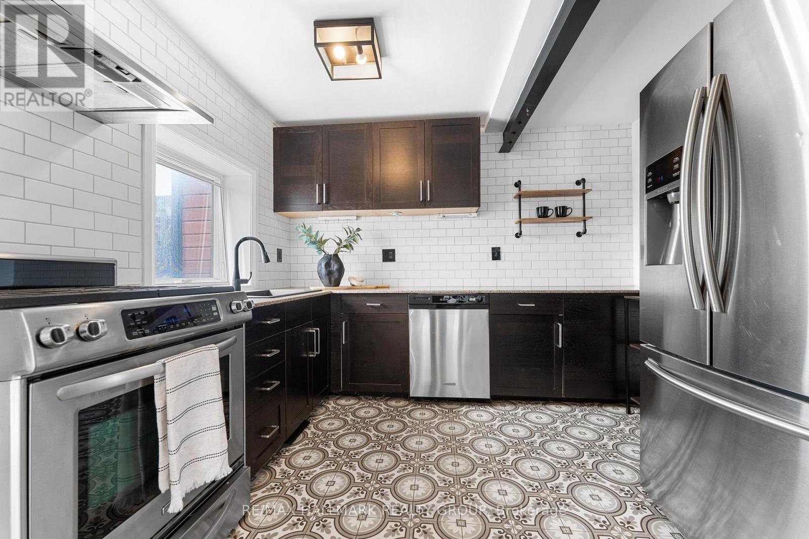 469 Booth Street, Ottawa, Ontario  K1R 7L1 - Photo 10 - X12196260