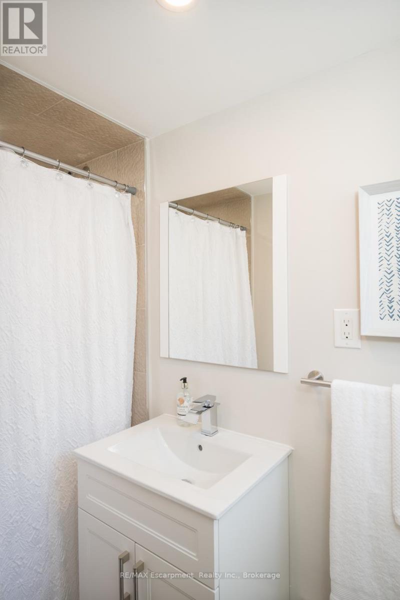 11 - 180 Mississauga Valley Boulevard, Mississauga, Ontario  L5A 3M2 - Photo 11 - W12196176