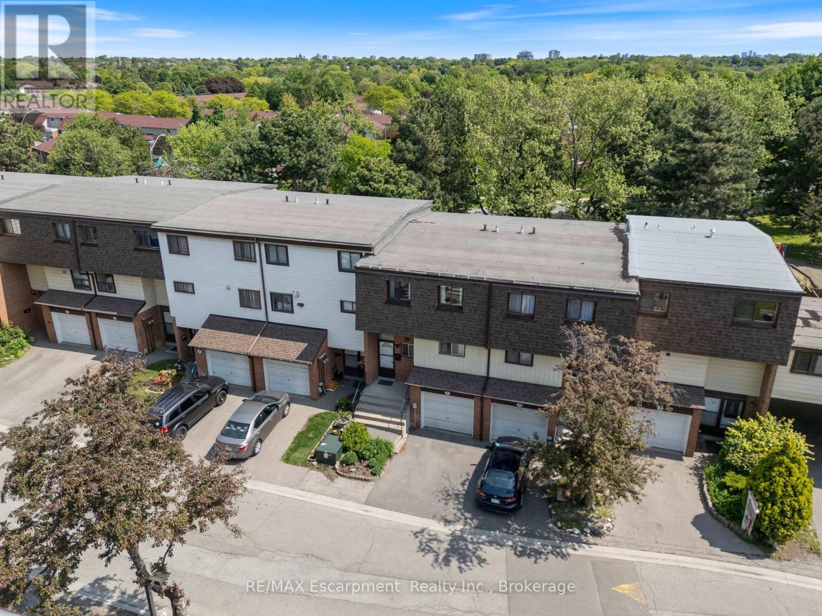 11 - 180 Mississauga Valley Boulevard, Mississauga, Ontario  L5A 3M2 - Photo 2 - W12196176