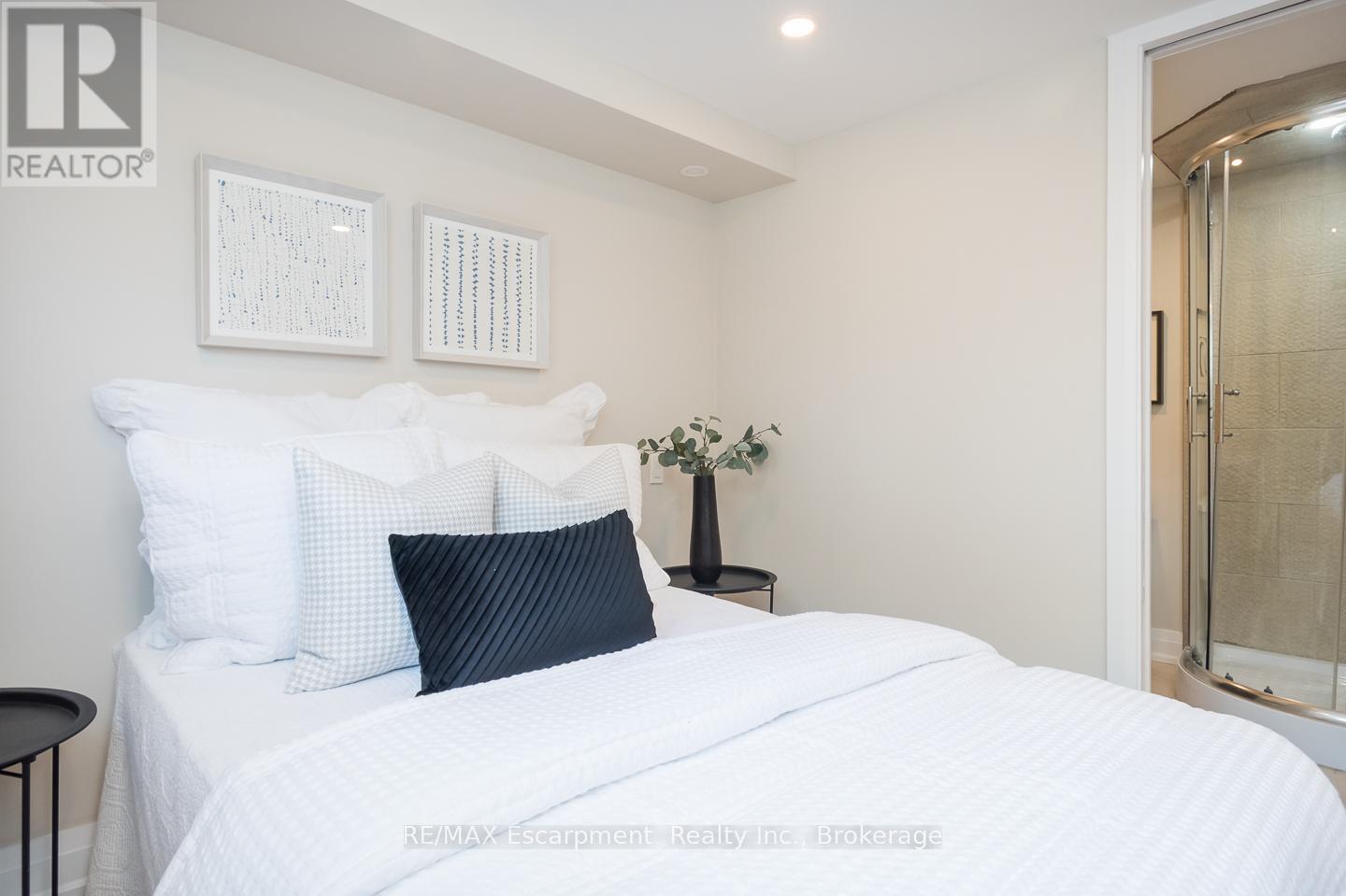 11 - 180 Mississauga Valley Boulevard, Mississauga, Ontario  L5A 3M2 - Photo 24 - W12196176