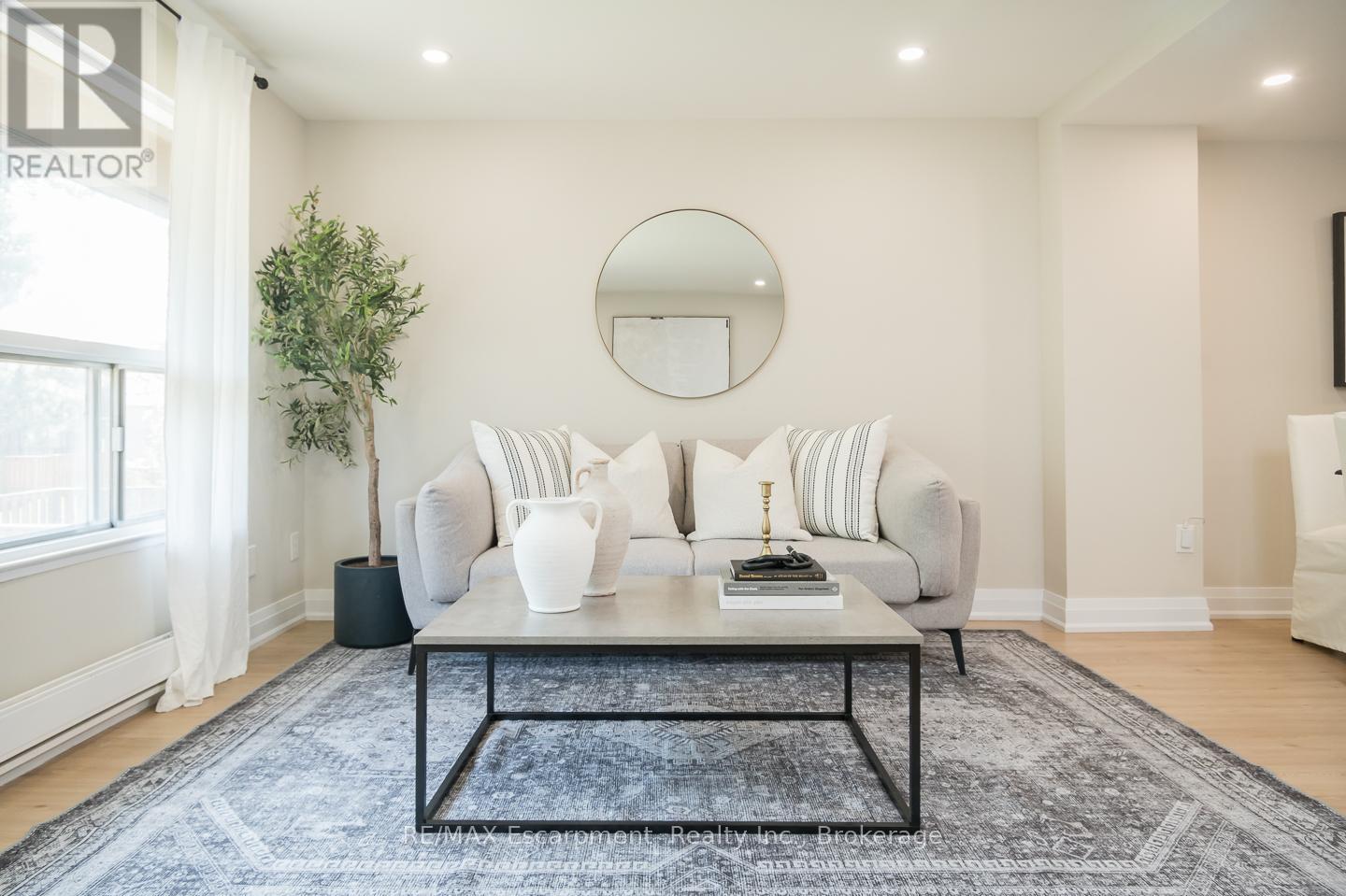 11 - 180 Mississauga Valley Boulevard, Mississauga, Ontario  L5A 3M2 - Photo 8 - W12196176