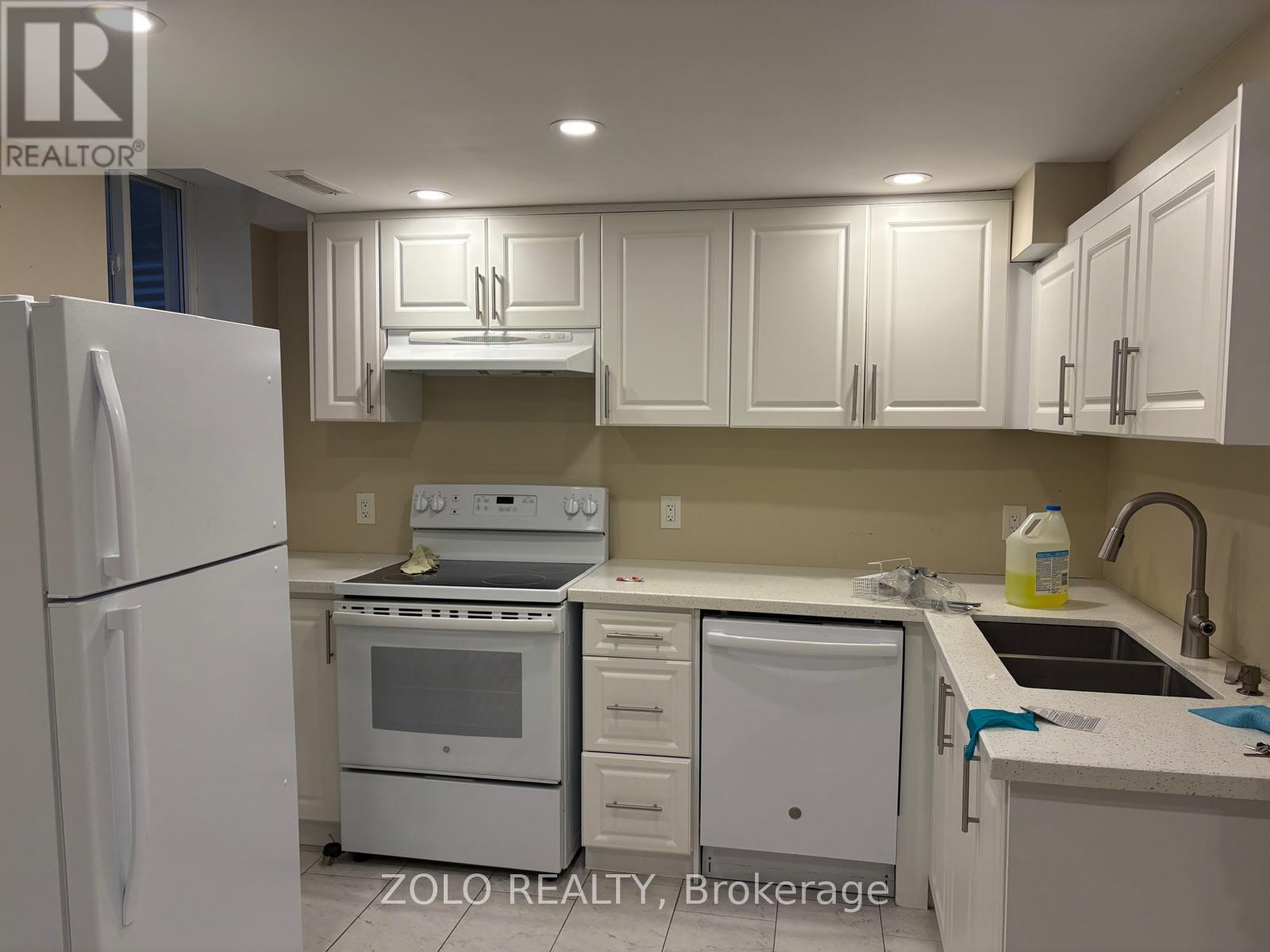 50 Dundalk Crescent, Brampton, Ontario  L6Z 2V1 - Photo 8 - W12196031