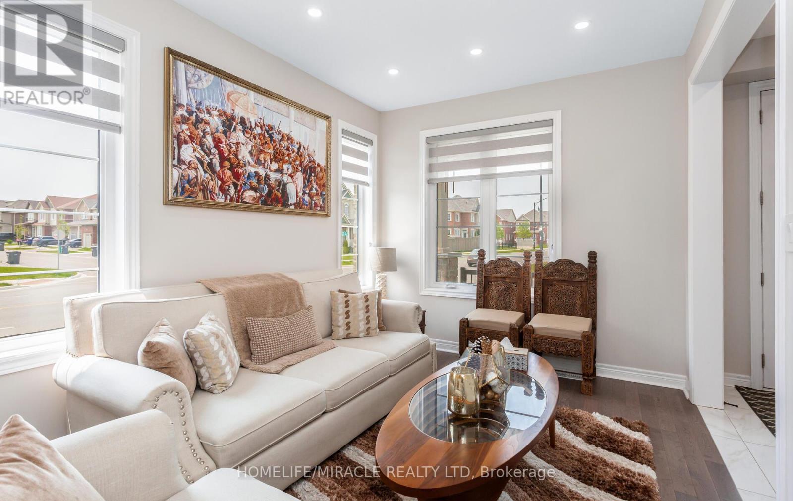 35 Farringdon Crescent, Brampton, Ontario  L7A 4Z6 - Photo 10 - W12196054
