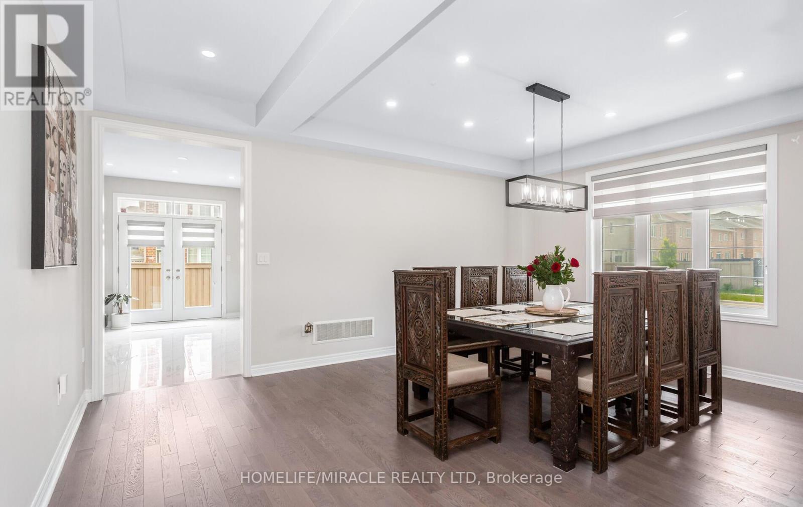 35 Farringdon Crescent, Brampton, Ontario  L7A 4Z6 - Photo 15 - W12196054