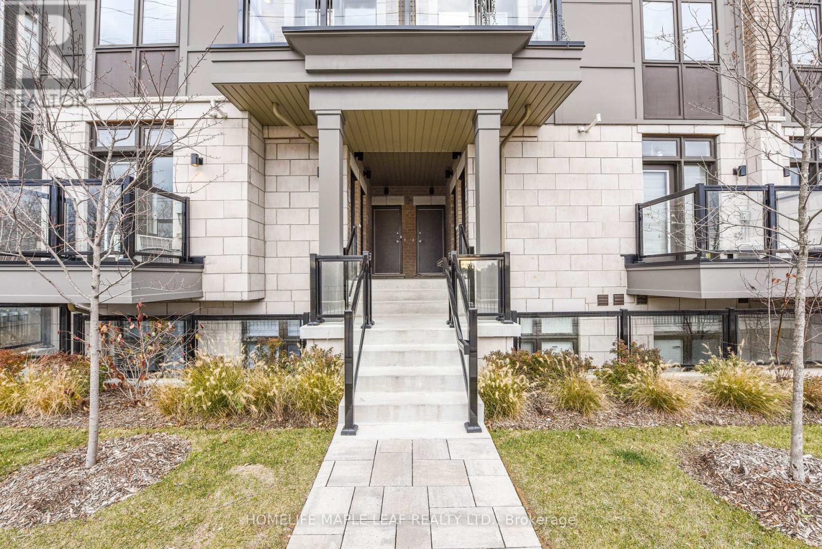 206-30 Halliford Place, Brampton, Ontario  L6P 4R1 - Photo 1 - W12196056