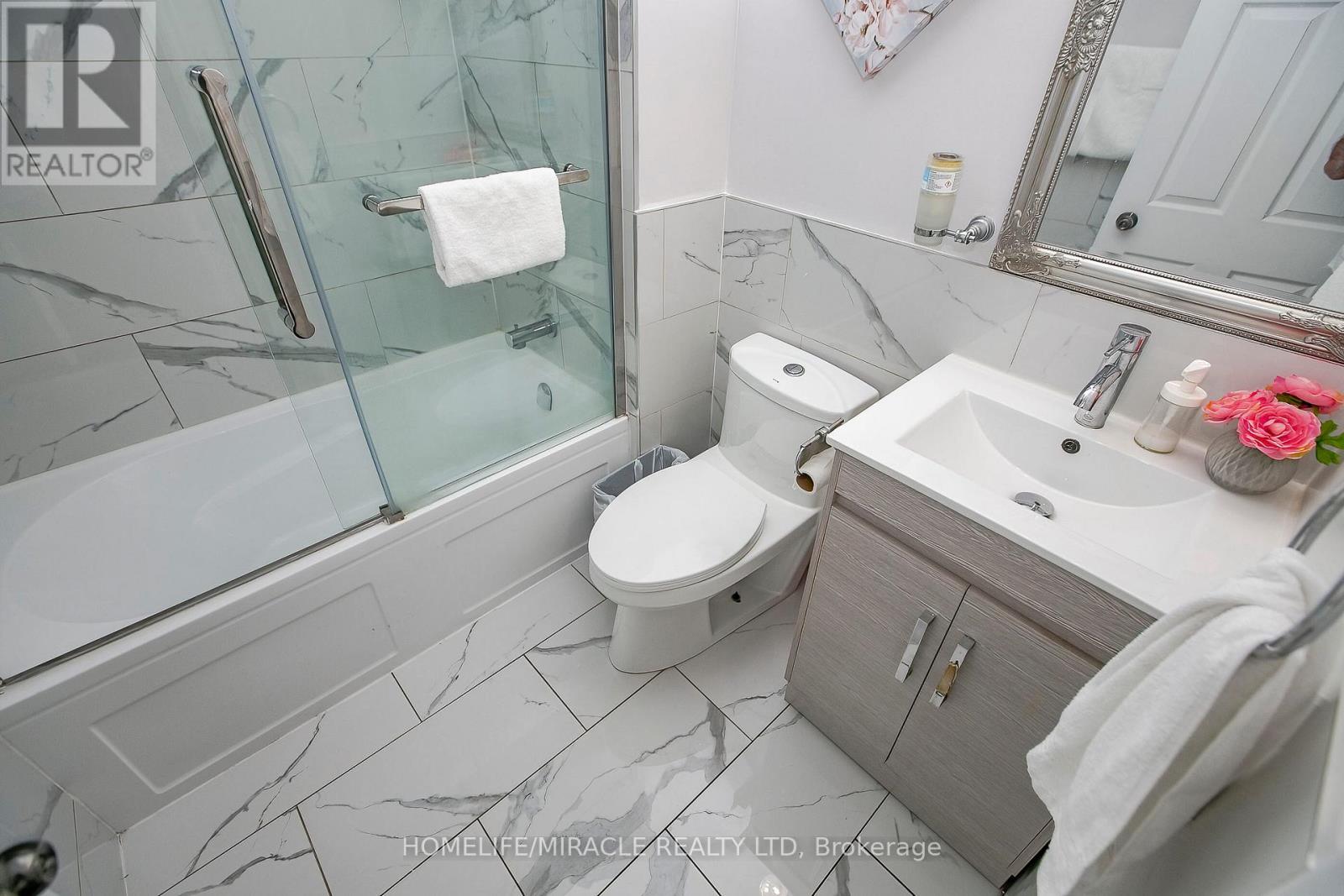 11 Dartford Road, Brampton, Ontario  L6T 2Z3 - Photo 24 - W12196072