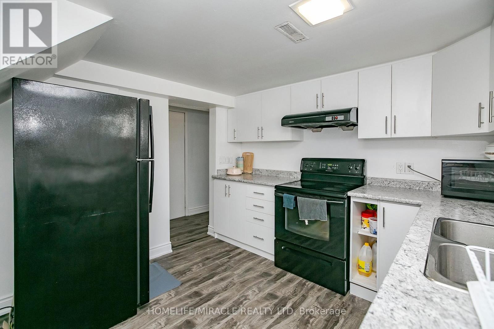 11 Dartford Road, Brampton, Ontario  L6T 2Z3 - Photo 40 - W12196072