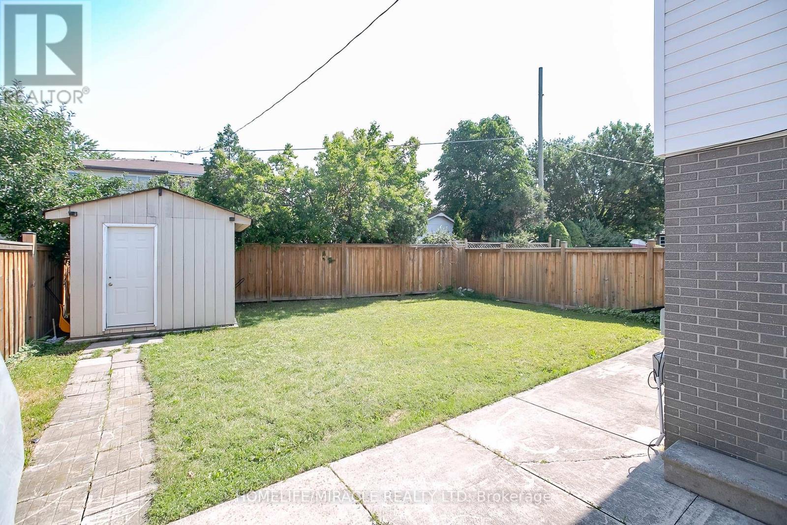 11 Dartford Road, Brampton (Southgate), Ontario  L6T 2Z3 - Photo 47 - W12196072