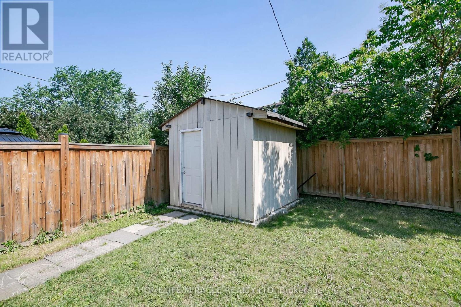 11 Dartford Road, Brampton, Ontario  L6T 2Z3 - Photo 48 - W12196072