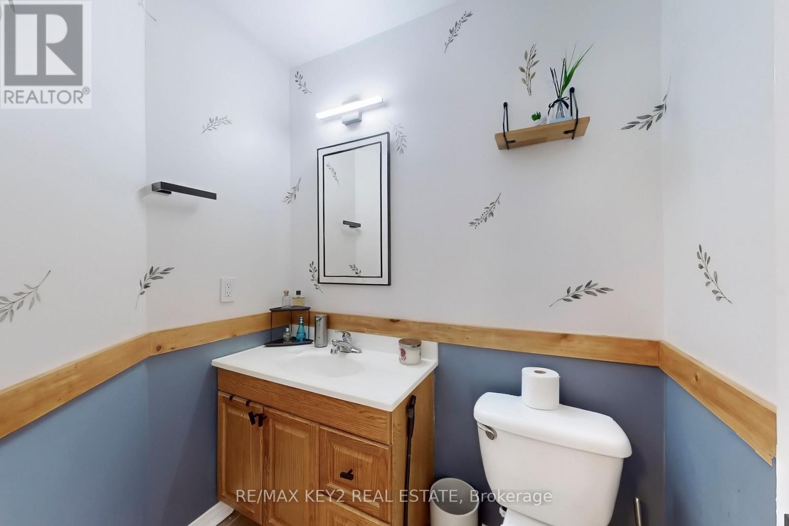 1622 Greenbriar Drive, Oakville, Ontario  L6M 1Y2 - Photo 15 - W12196093
