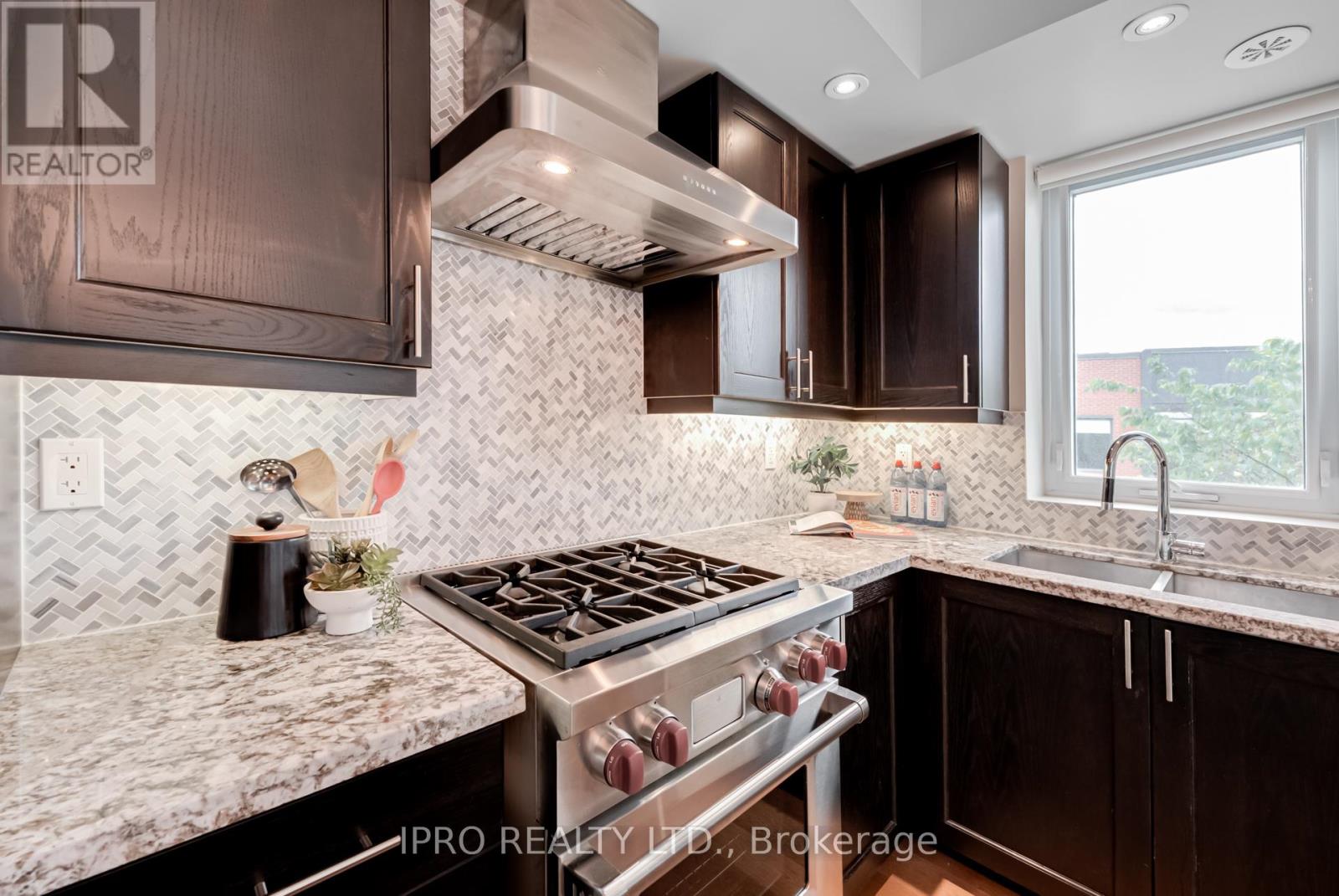 103 - 15 Sousa Mendes Street, Toronto, Ontario  M6P 0A9 - Photo 8 - W12196096