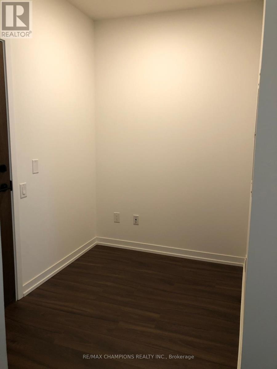 1402 - 4065 Confederation Parkway, Mississauga, Ontario  L5B 0L4 - Photo 11 - W12196106