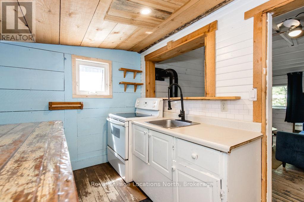 5 Fanella Road, Tiny, Ontario  L0L 2J0 - Photo 17 - S12196223