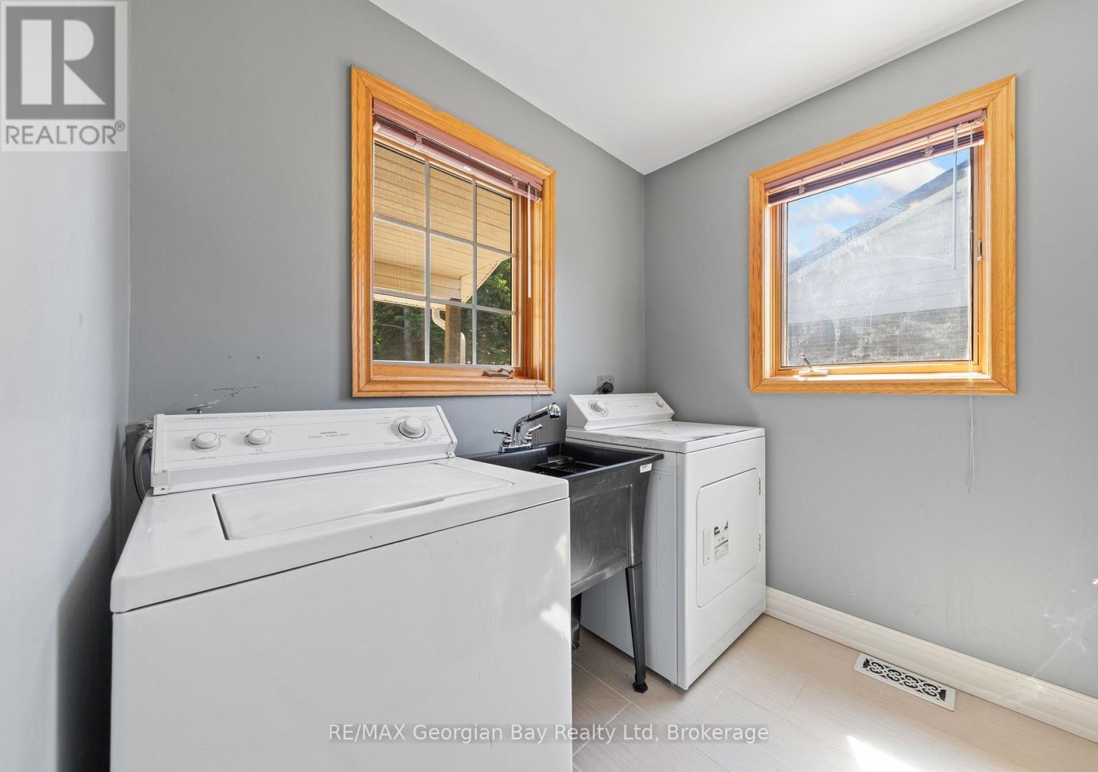 51 Payette Drive, Penetanguishene, Ontario  L9M 1H5 - Photo 18 - S12196262