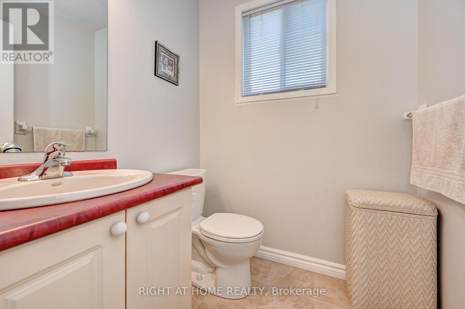 436 Dansbury Drive, Waterloo, Ontario  N2K 3X9 - Photo 11 - X12196030