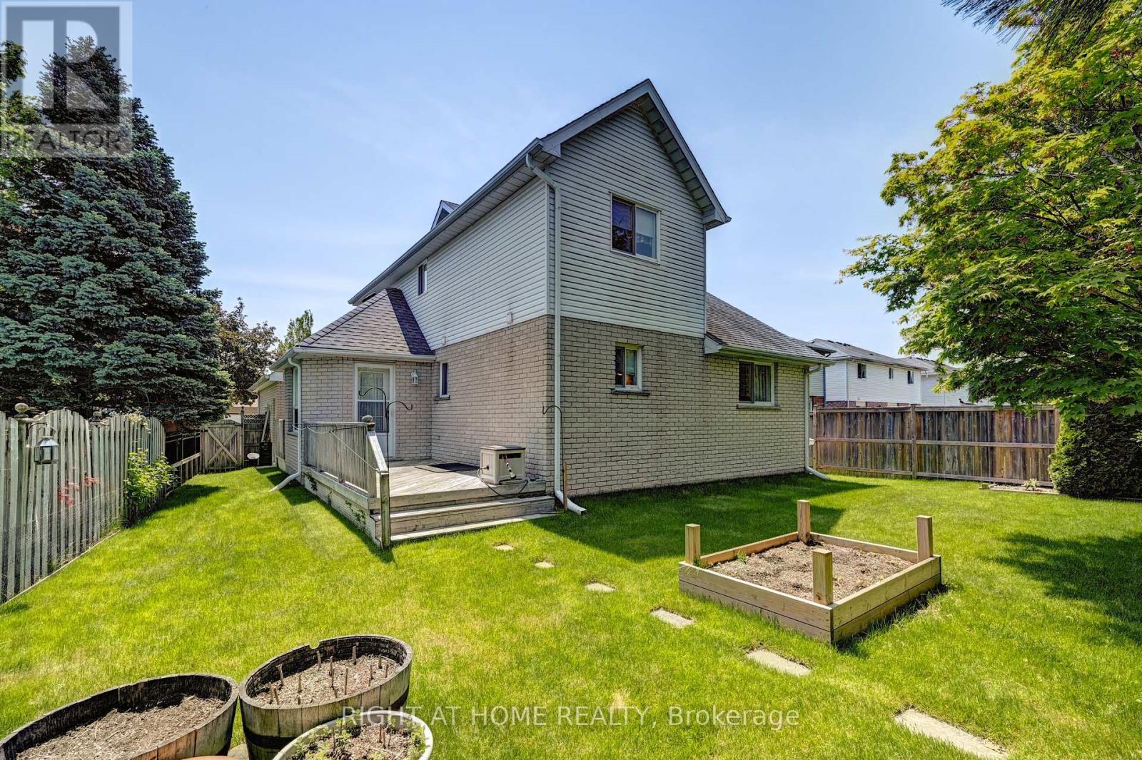 436 Dansbury Drive, Waterloo, Ontario  N2K 3X9 - Photo 37 - X12196030