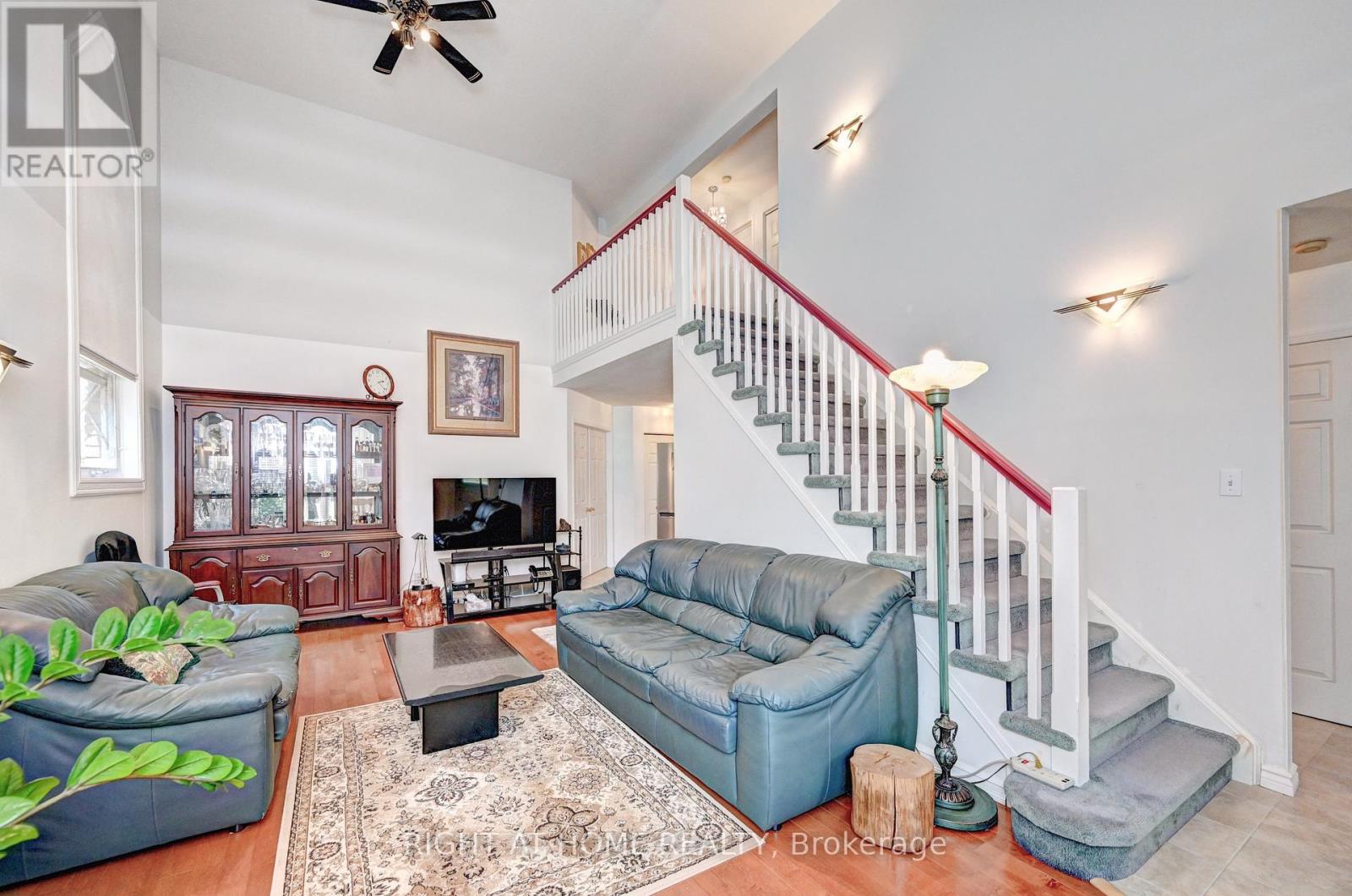 436 Dansbury Drive, Waterloo, Ontario  N2K 3X9 - Photo 8 - X12196030
