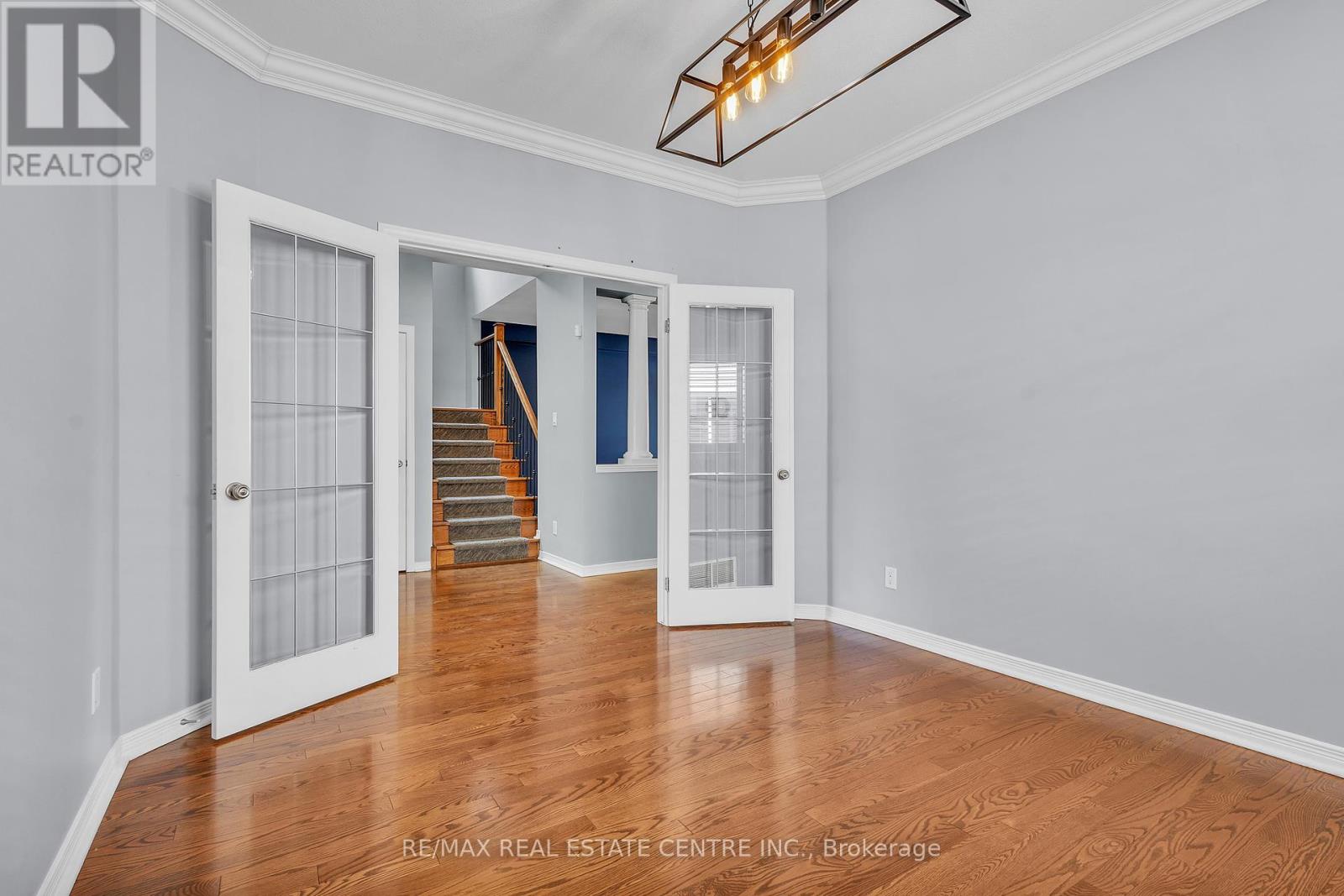319 Robert Ferrie Drive, Kitchener, Ontario  N2P 2Y7 - Photo 12 - X12196078