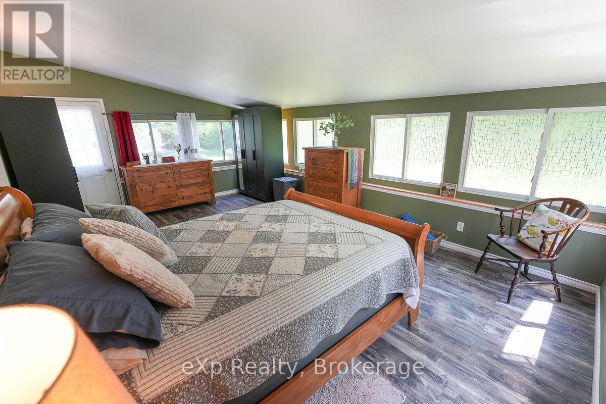 35 Cardinal Avenue, South Bruce Peninsula, Ontario  N0H 2T0 - Photo 17 - X12196138