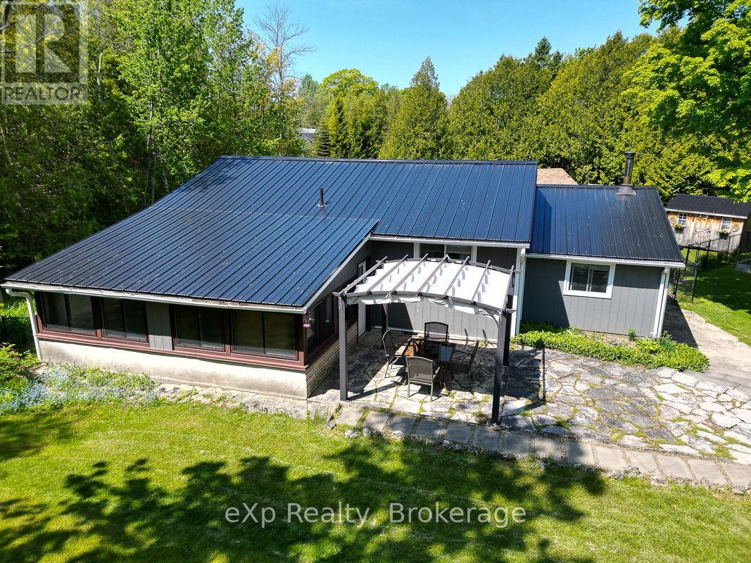 35 Cardinal Avenue, South Bruce Peninsula, Ontario  N0H 2T0 - Photo 32 - X12196138