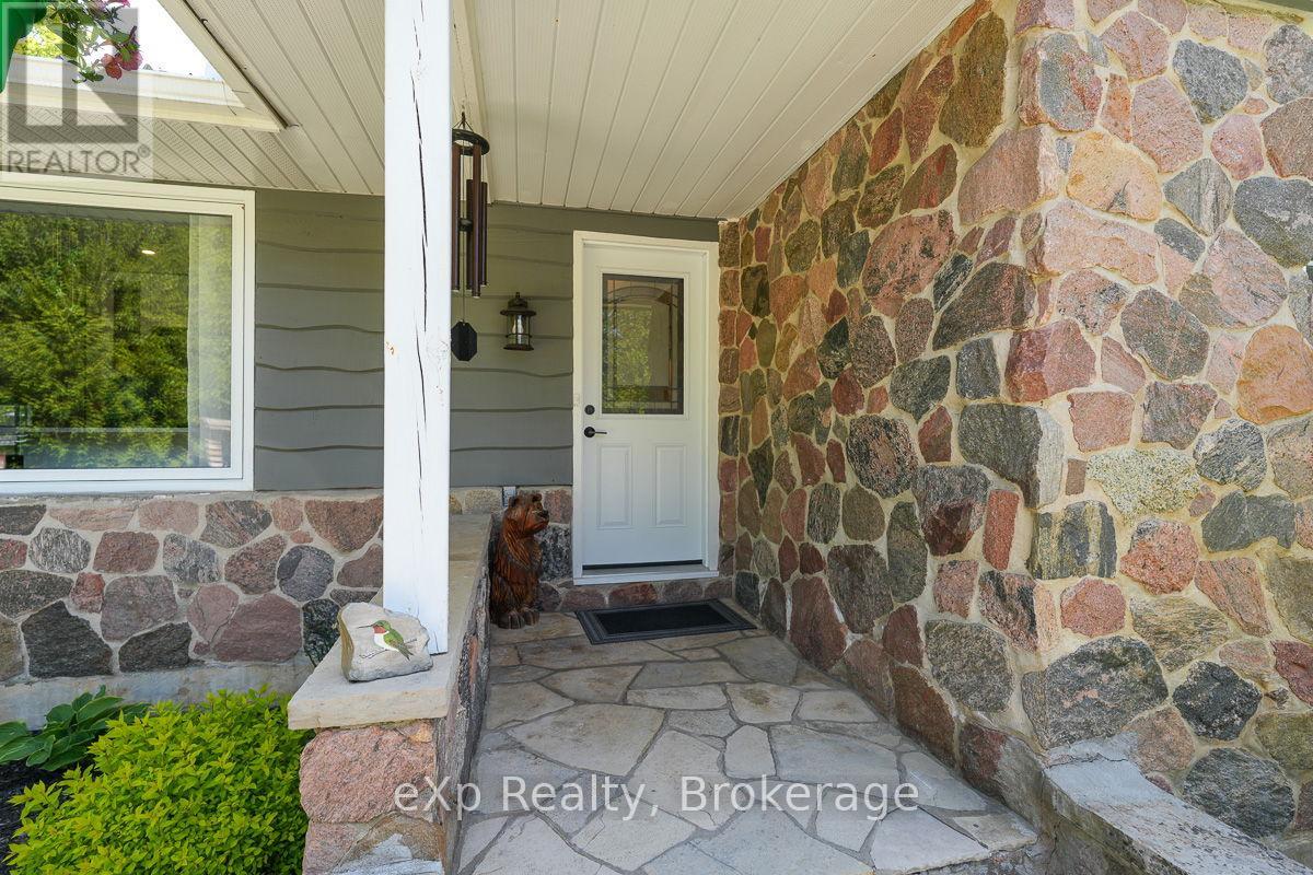 35 Cardinal Avenue, South Bruce Peninsula, Ontario  N0H 2T0 - Photo 4 - X12196138