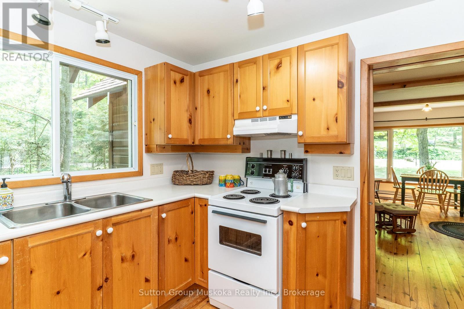 86 & 92 Hoths Lane, Huntsville, Ontario  P0B 1L0 - Photo 13 - X12196169