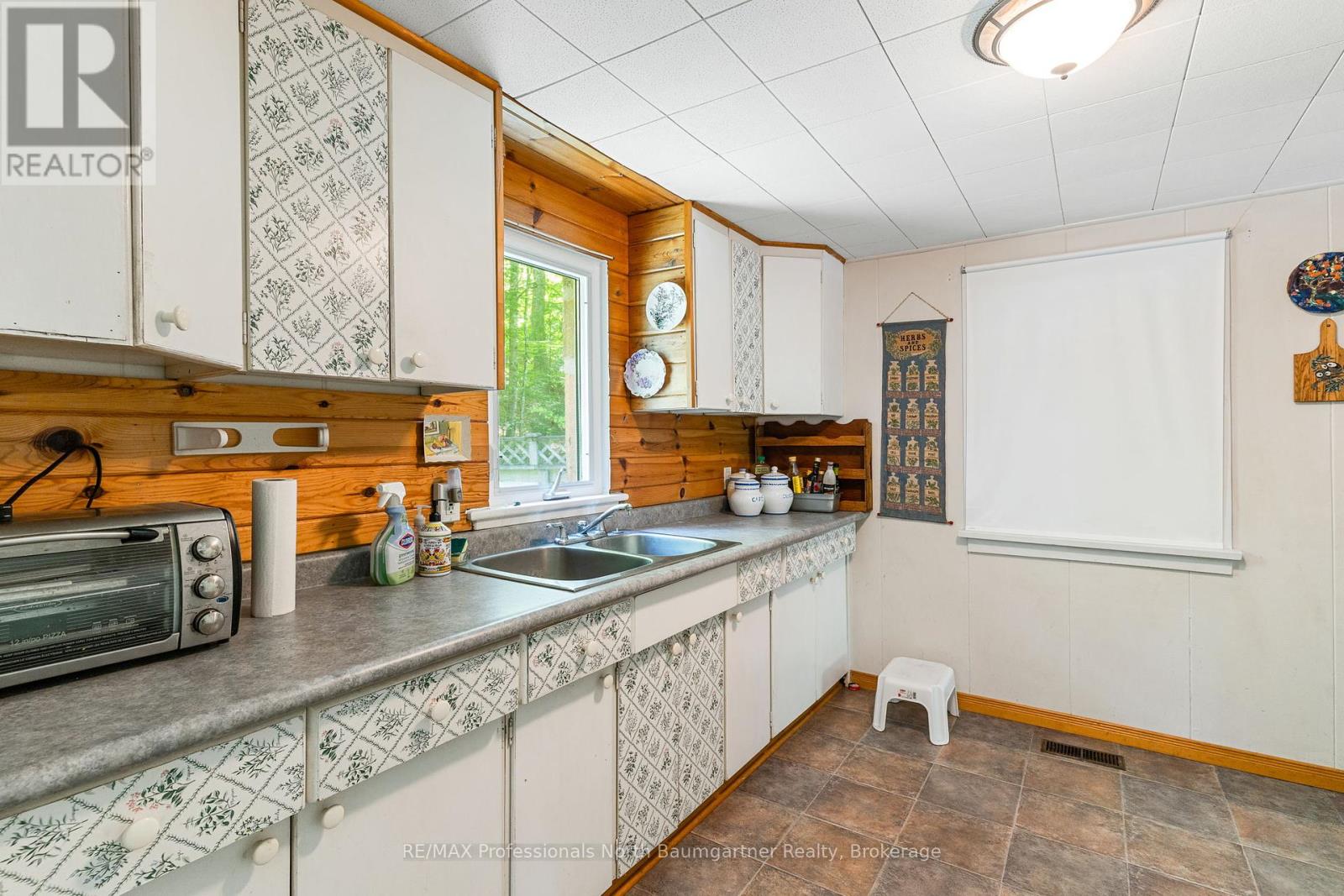 18053 Highway 35, Algonquin Highlands, Ontario  K0M 1J2 - Photo 10 - X12196245