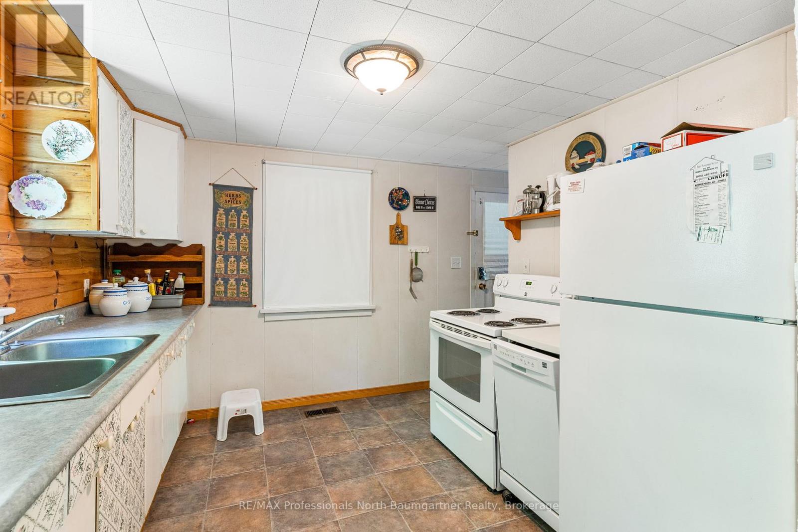 18053 Highway 35, Algonquin Highlands, Ontario  K0M 1J2 - Photo 11 - X12196245
