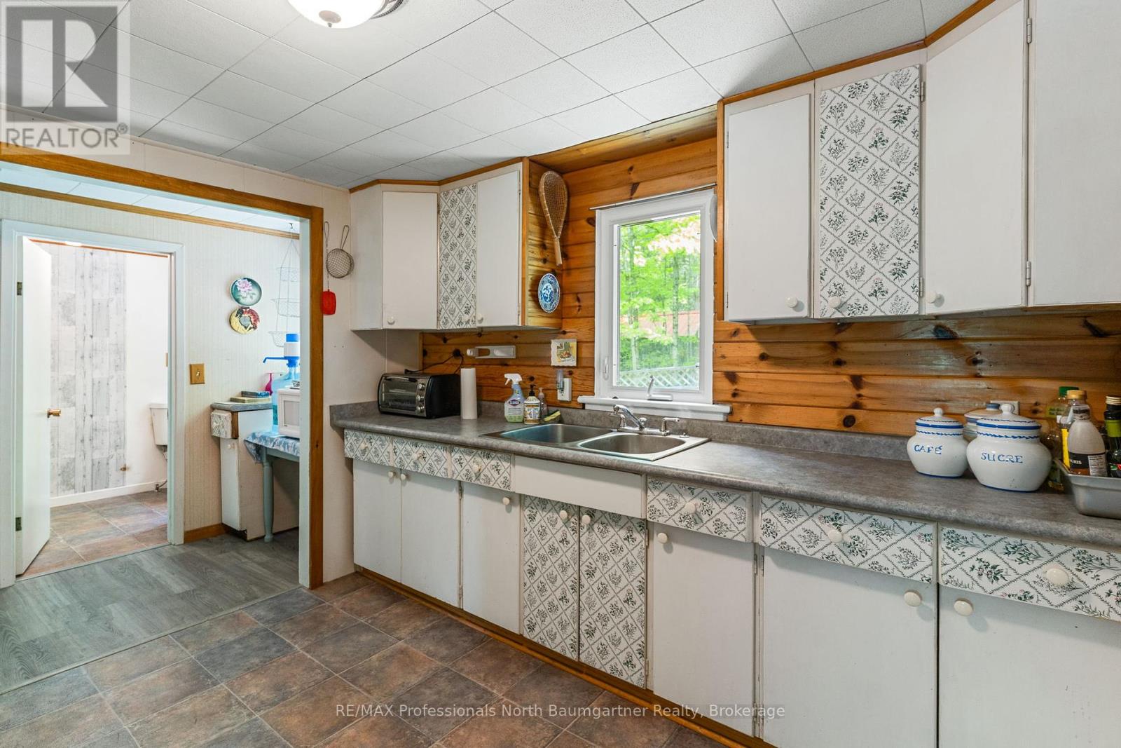 18053 Highway 35, Algonquin Highlands, Ontario  K0M 1J2 - Photo 8 - X12196245