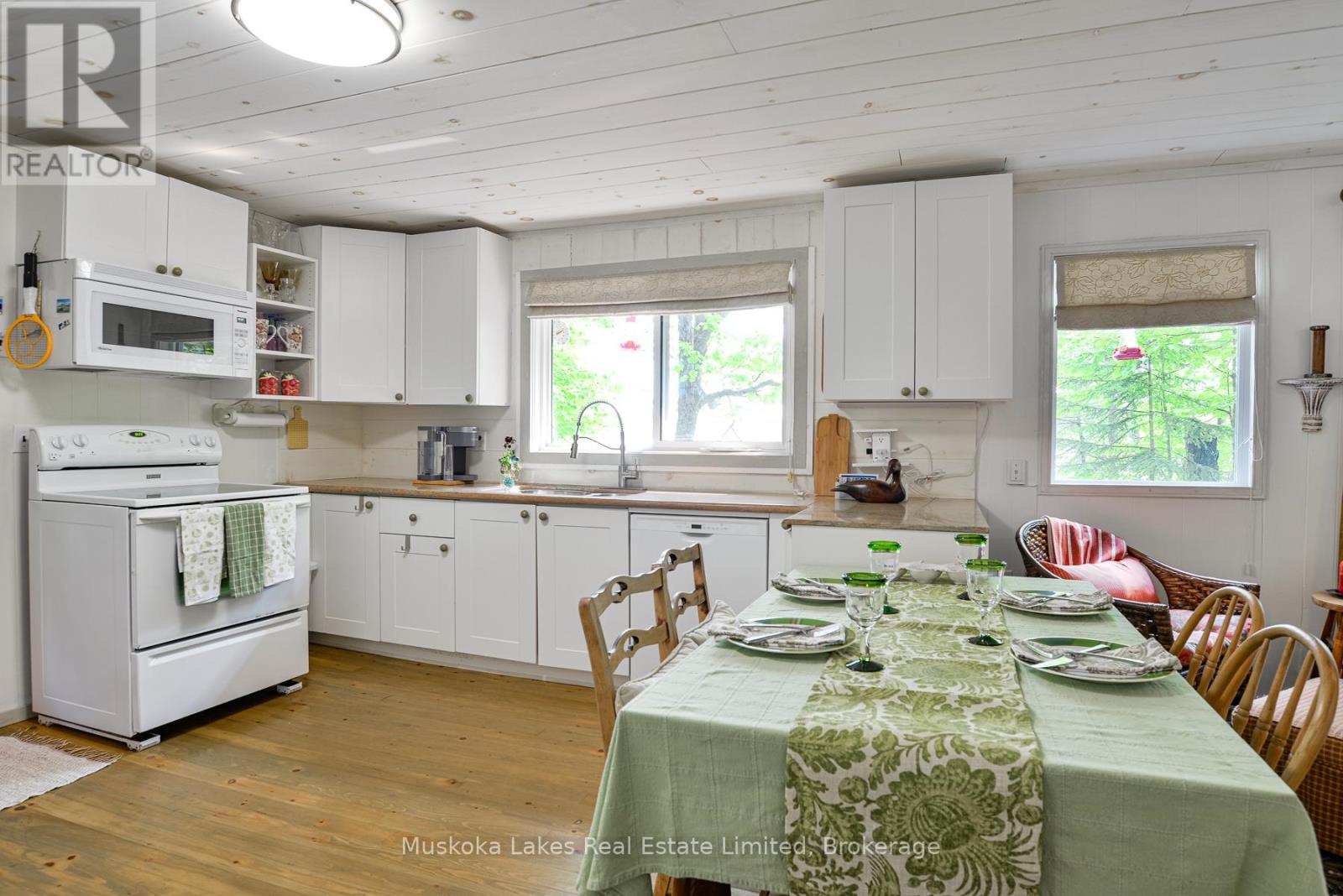 1028 Cowan Park Road, Muskoka Lakes, Ontario  P0B 1M0 - Photo 10 - X12196265