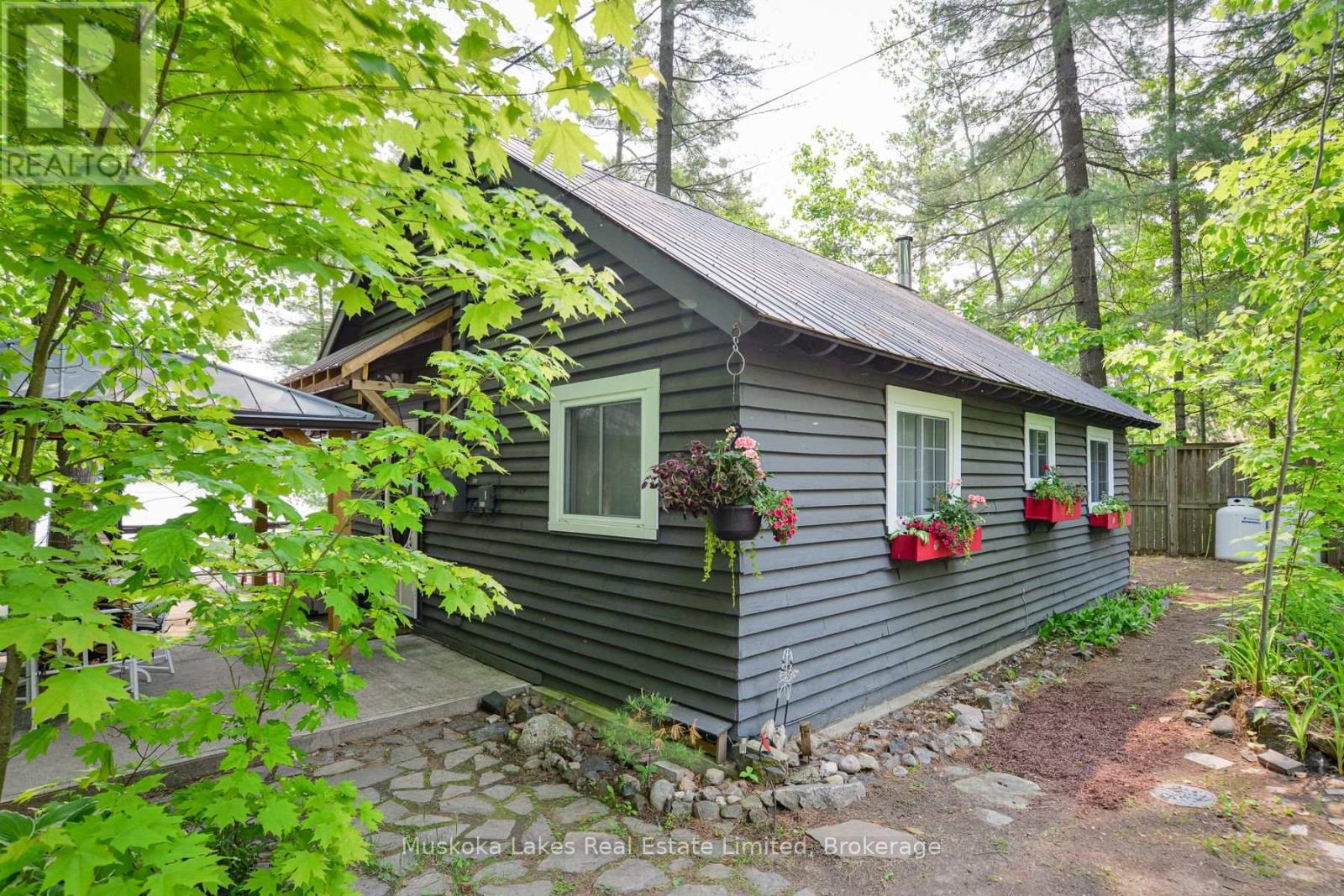 1028 Cowan Park Road, Muskoka Lakes, Ontario  P0B 1M0 - Photo 4 - X12196265