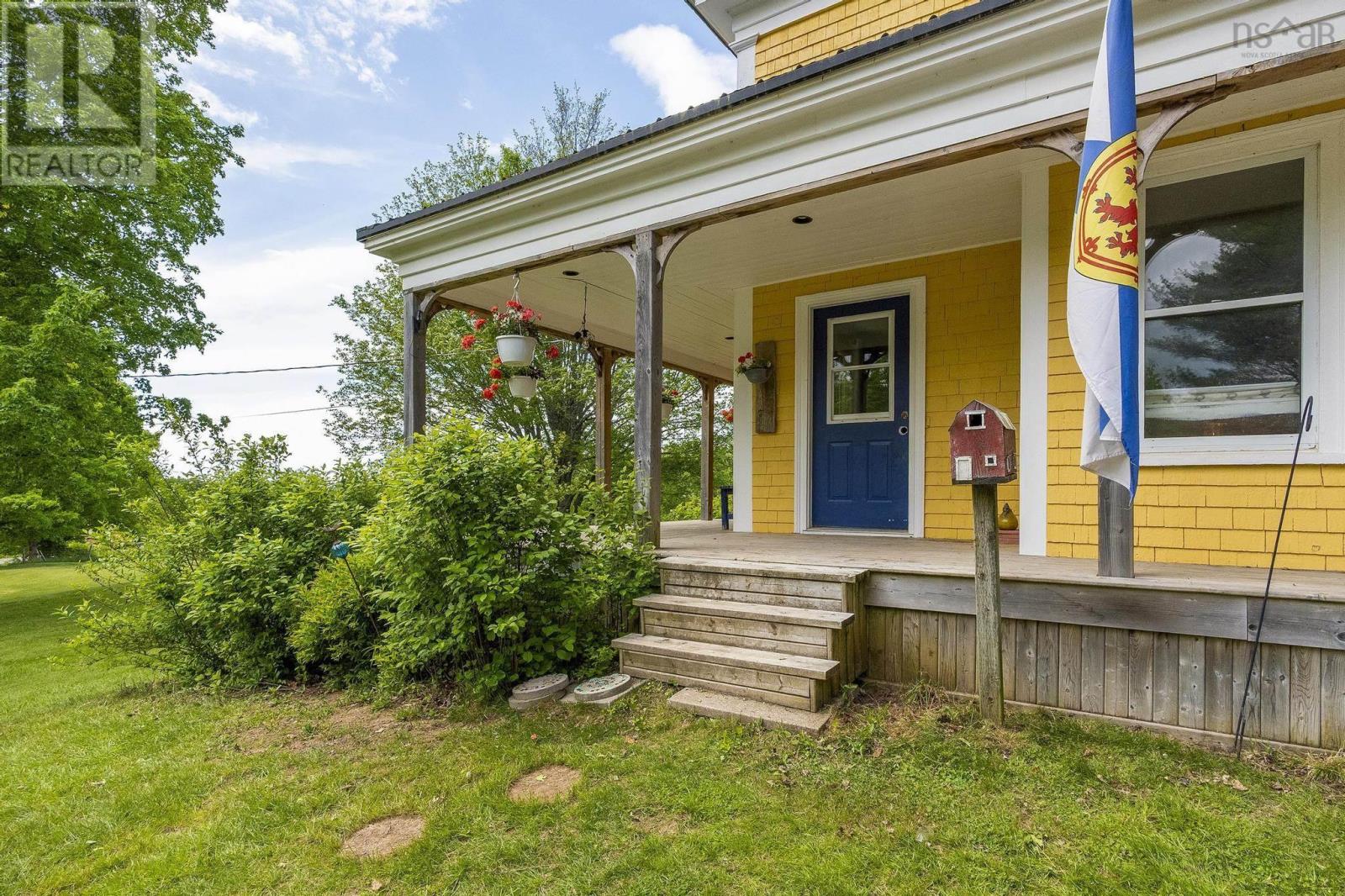 544 Victoria Road, Aylesford, Nova Scotia  B0P 1C0 - Photo 4 - 202513429