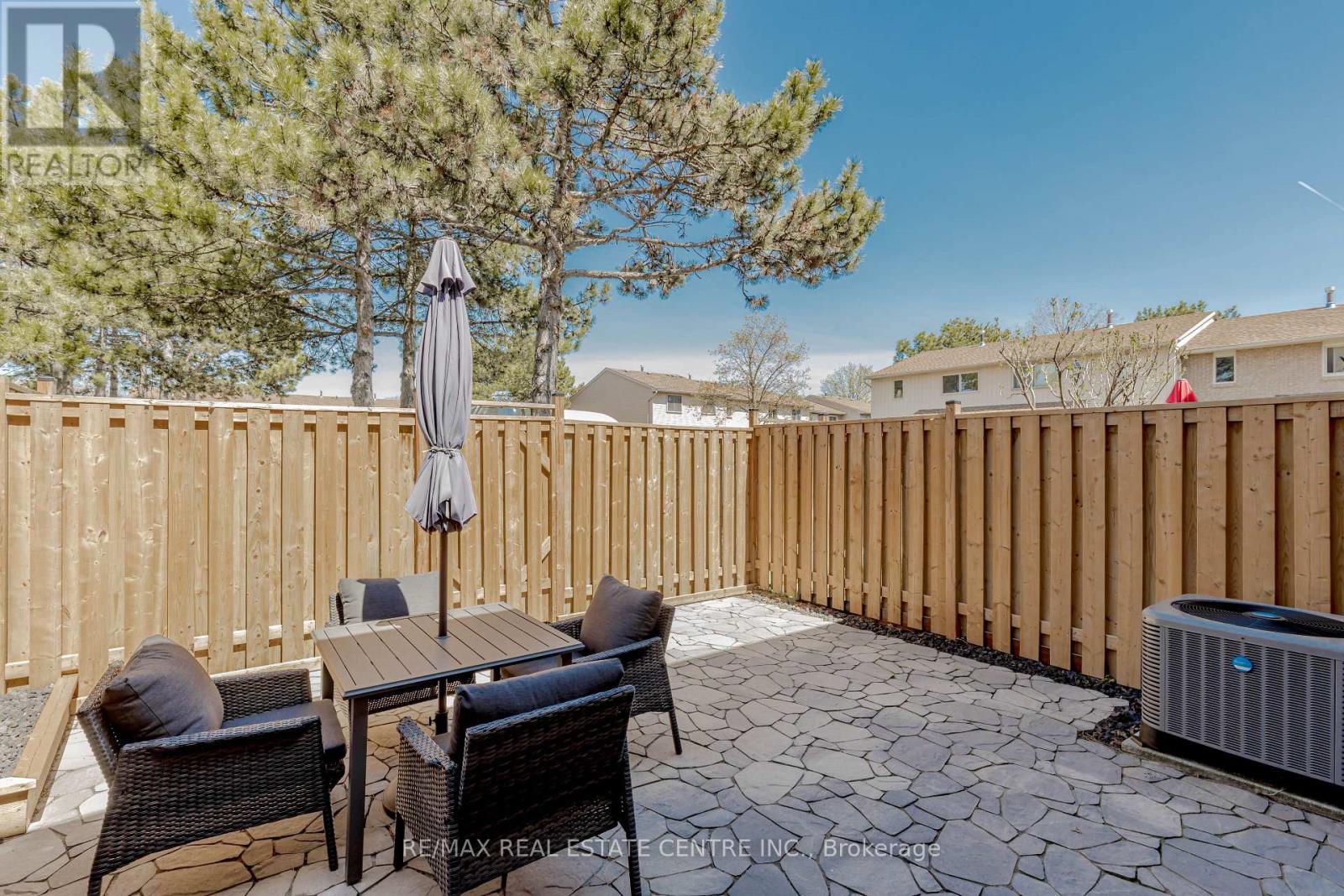 123 - 1526 Lancaster Drive W, Oakville, Ontario  L6H 2Z2 - Photo 42 - W12114956
