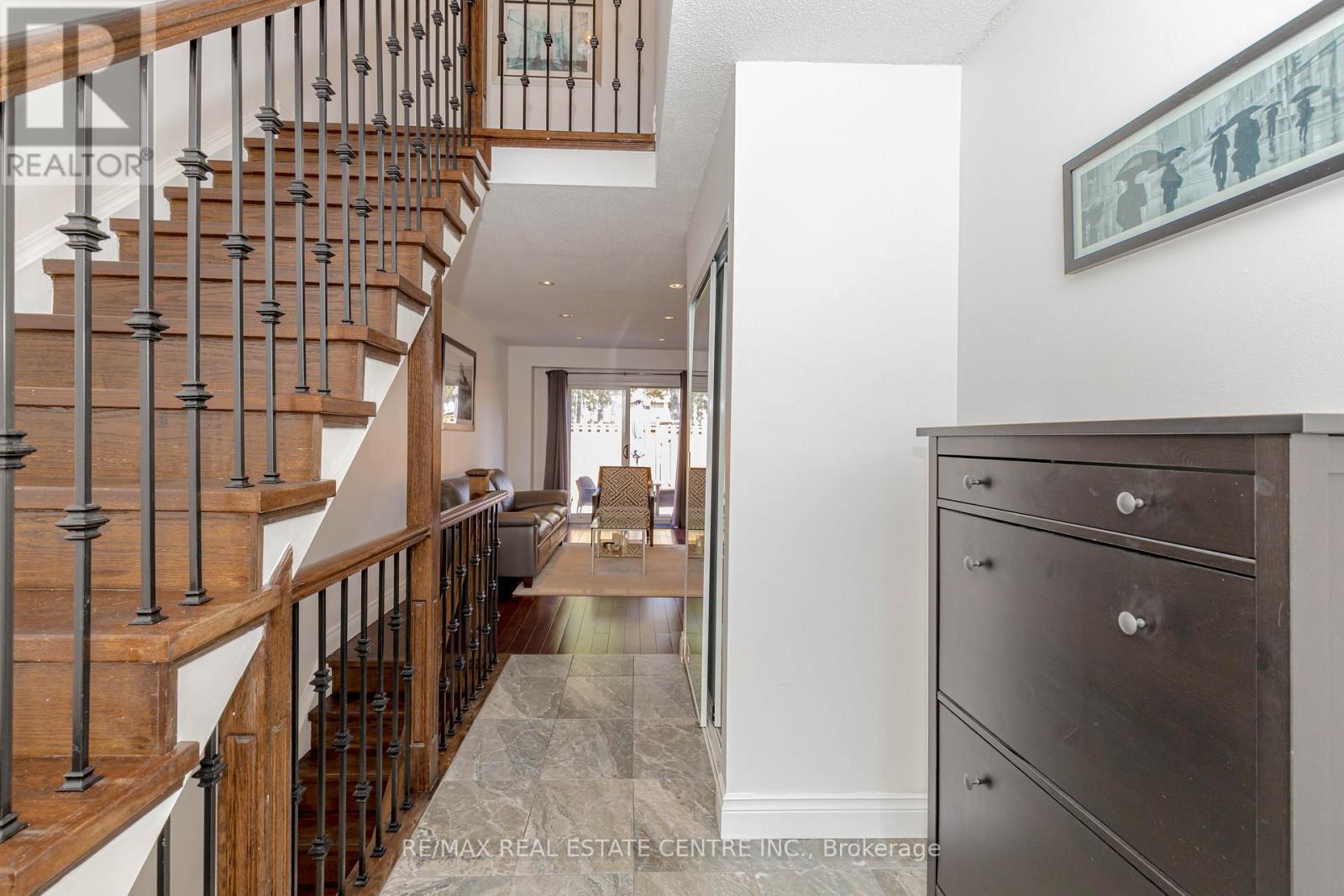 123 - 1526 Lancaster Drive W, Oakville, Ontario  L6H 2Z2 - Photo 7 - W12114956