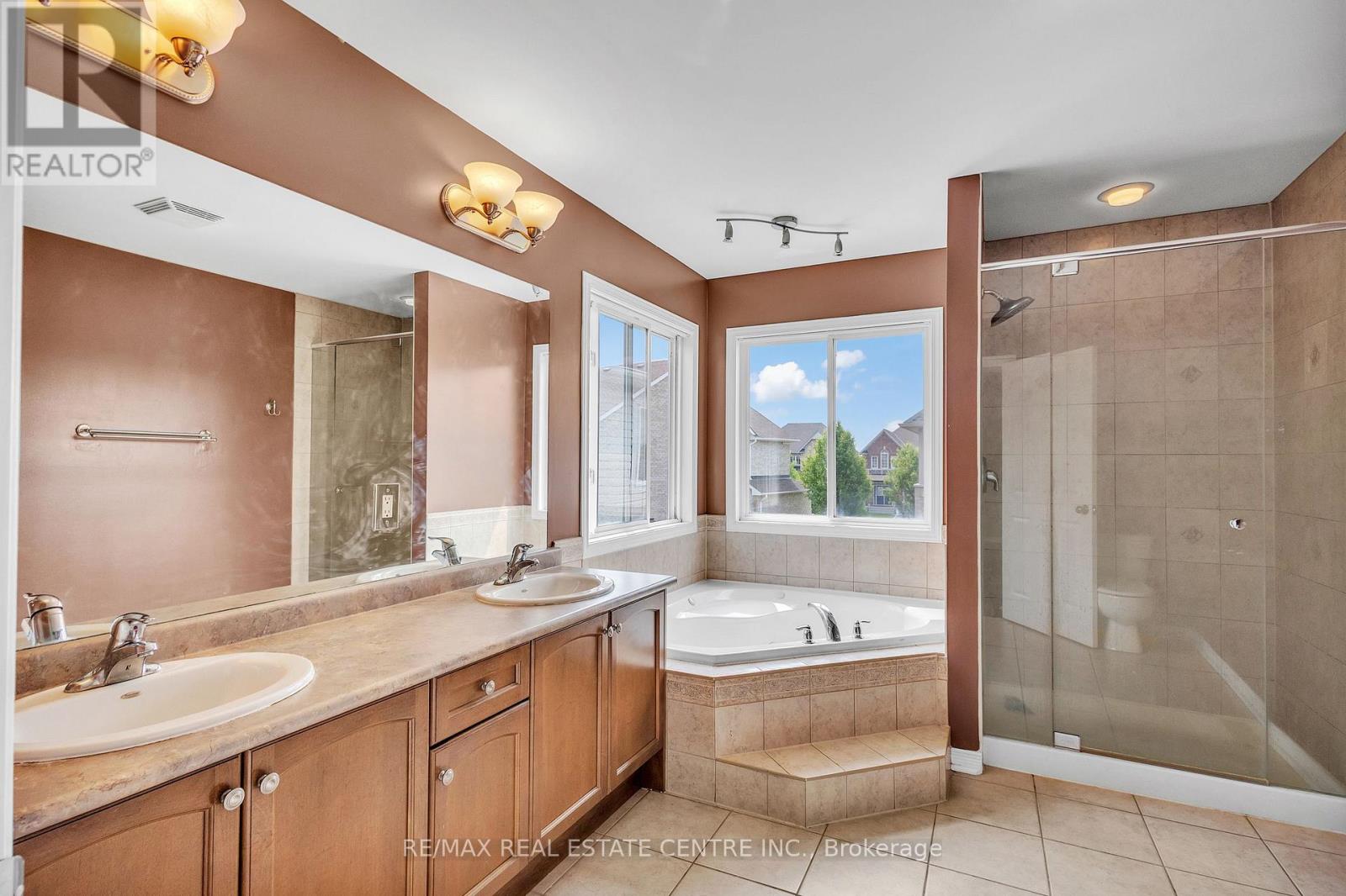 319 Robert Ferrie Drive, Kitchener, Ontario  N2P 2Y7 - Photo 24 - X12196078