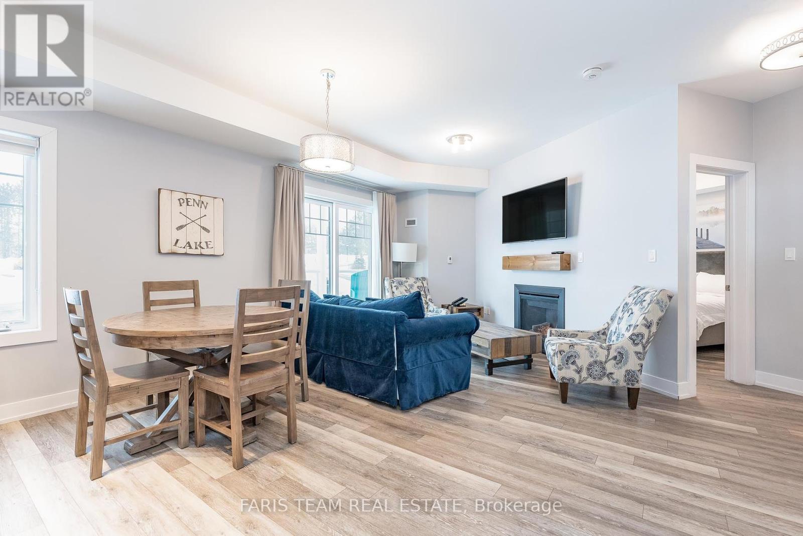 218 - 25 Pen Lake Point Road, Huntsville, Ontario  P1H 1A9 - Photo 7 - X12104254