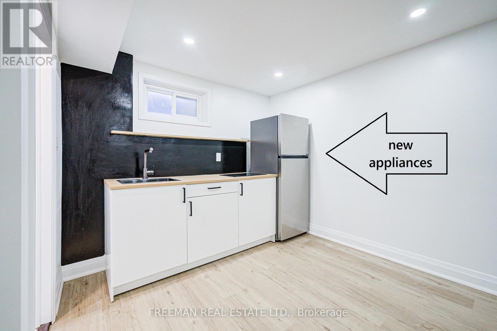 Apt. B - 16 Carey Crescent, Markham, Ontario  L3R 3E5 - Photo 2 - N12147747