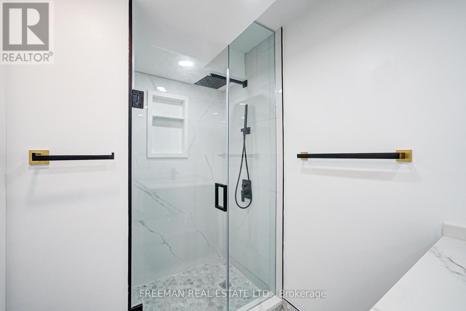 Apt. B - 16 Carey Crescent, Markham, Ontario  L3R 3E5 - Photo 6 - N12147747