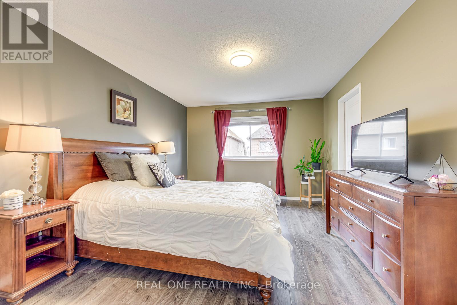 2297 Saddlecreek Crescent, Oakville, Ontario  L6M 5J6 - Photo 12 - W12157957